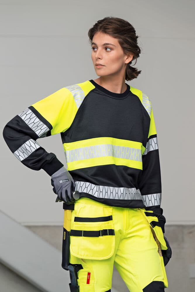 Jobman 2271 Hi-vis Women’s Craftsman Trousers HP en situation