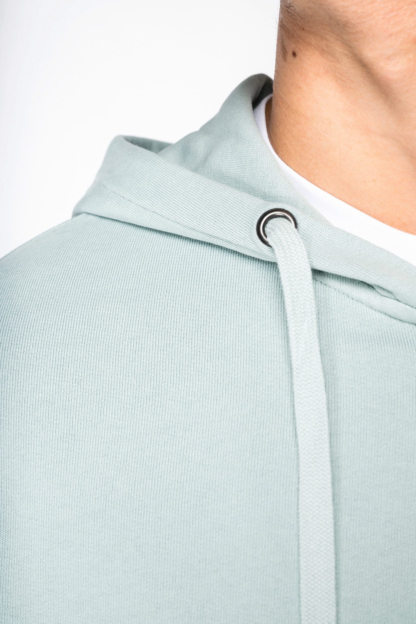 Sweat-shirt écoresponsable zippé à capuche French Terry unisexe en situation