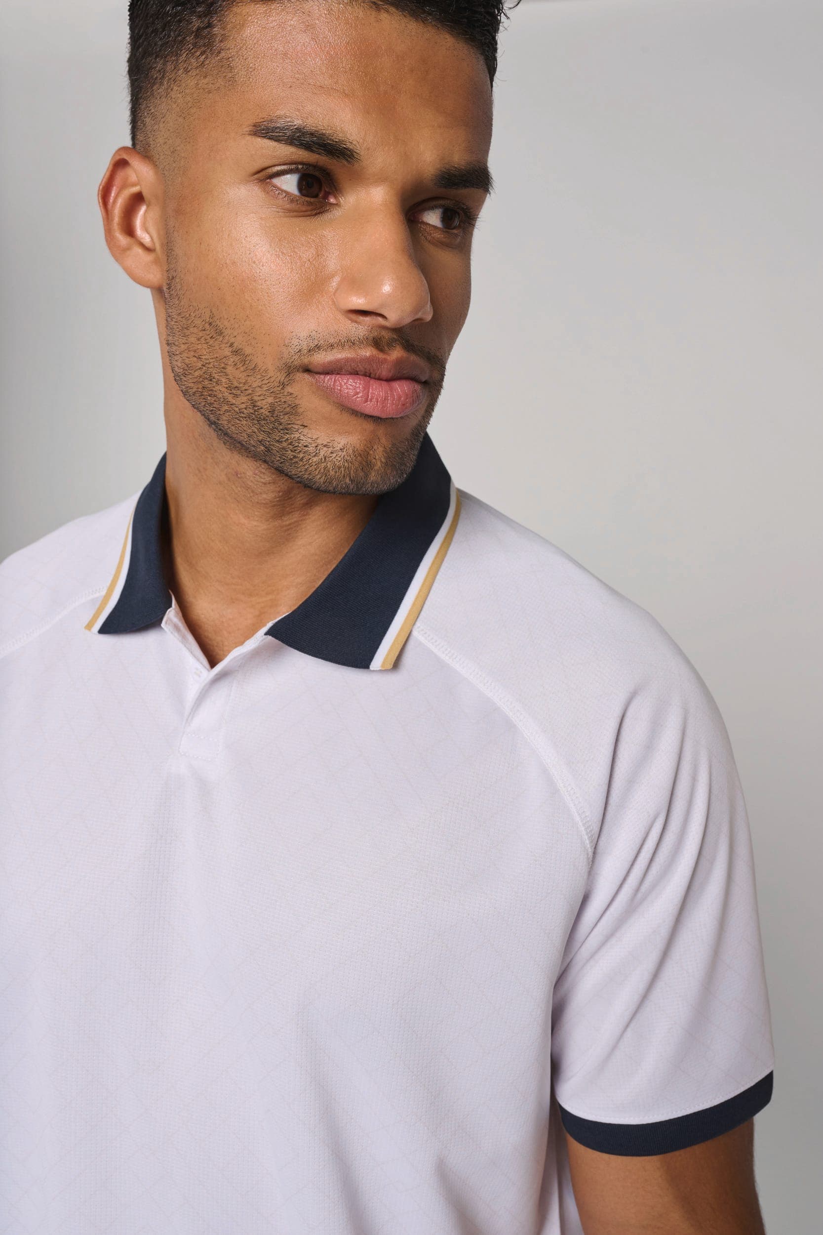 Maillot lifestyle à col polo unisexe en situation