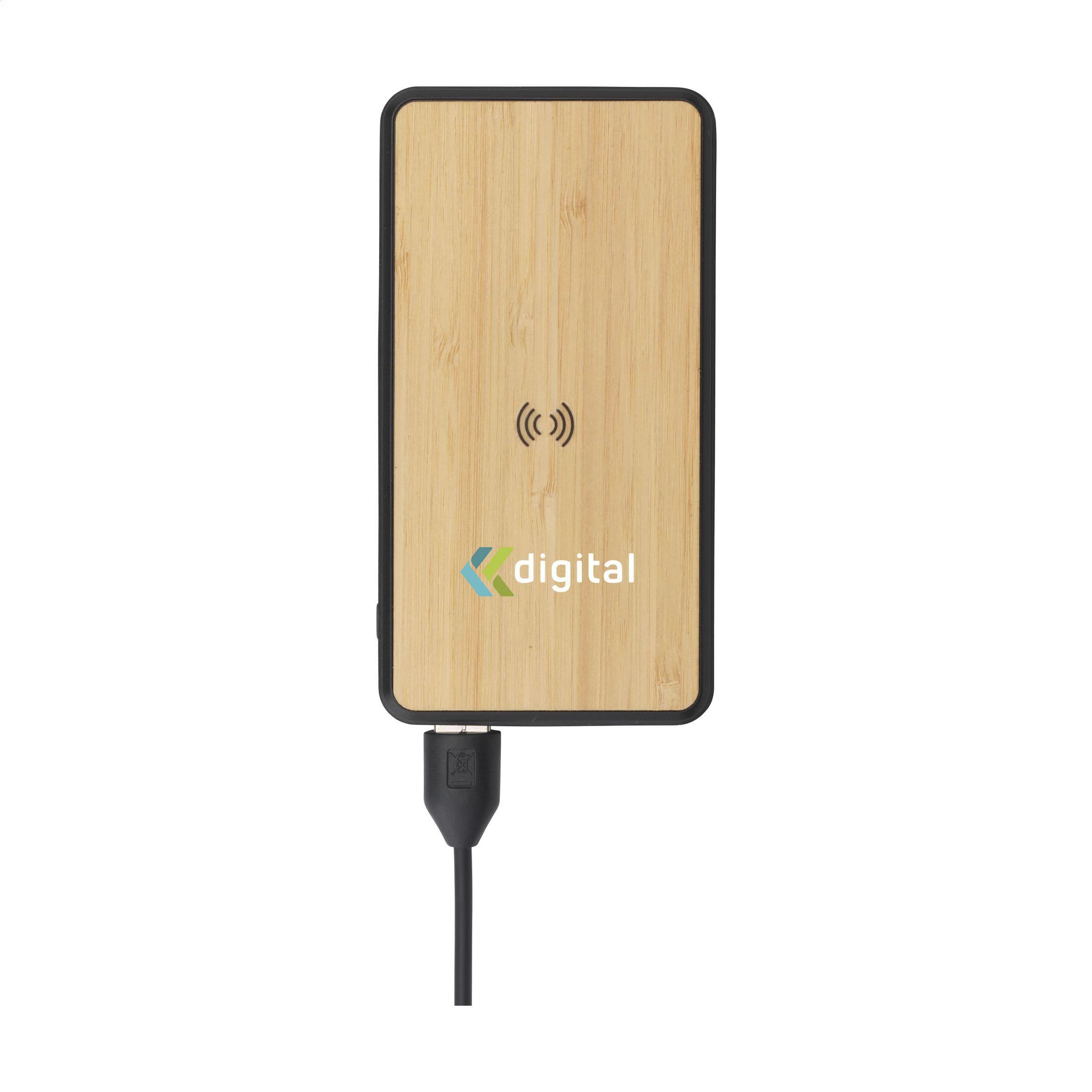 Powerbank sans fil Boru bambou RCS plastique recyclé en situation