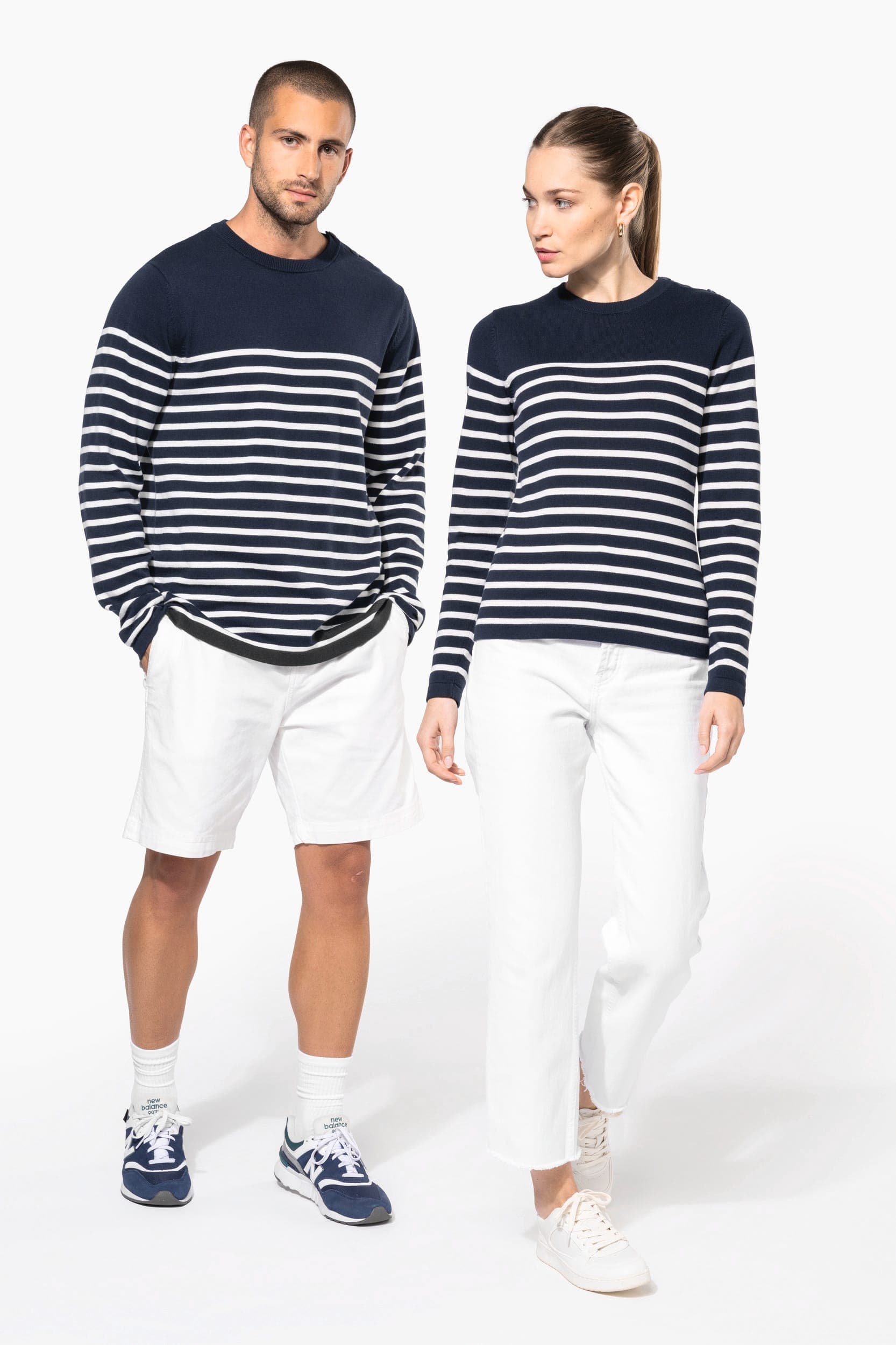 Pull marin homme en situation