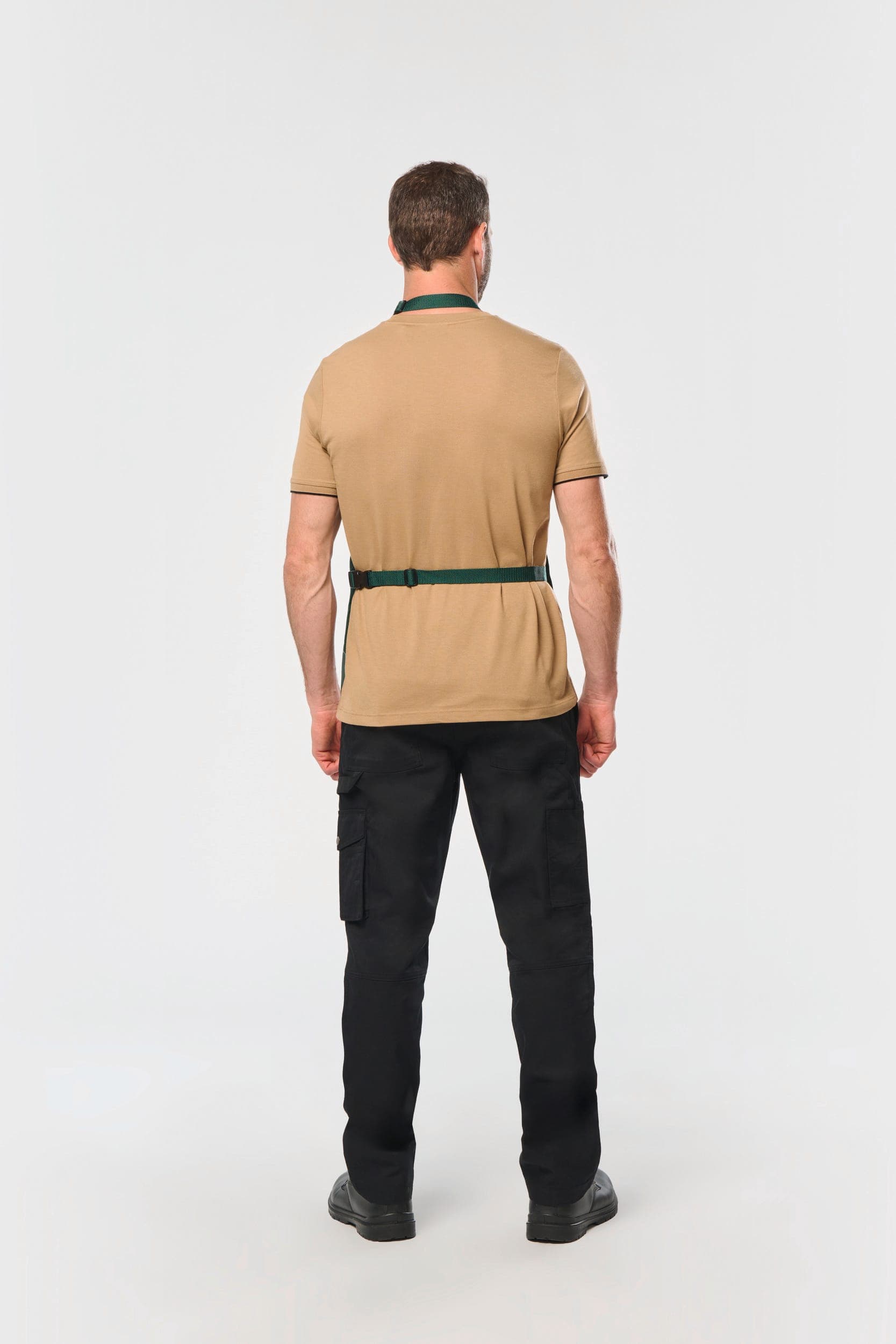 Tablier de jardinier imperméable écoresponsable unisexe en situation