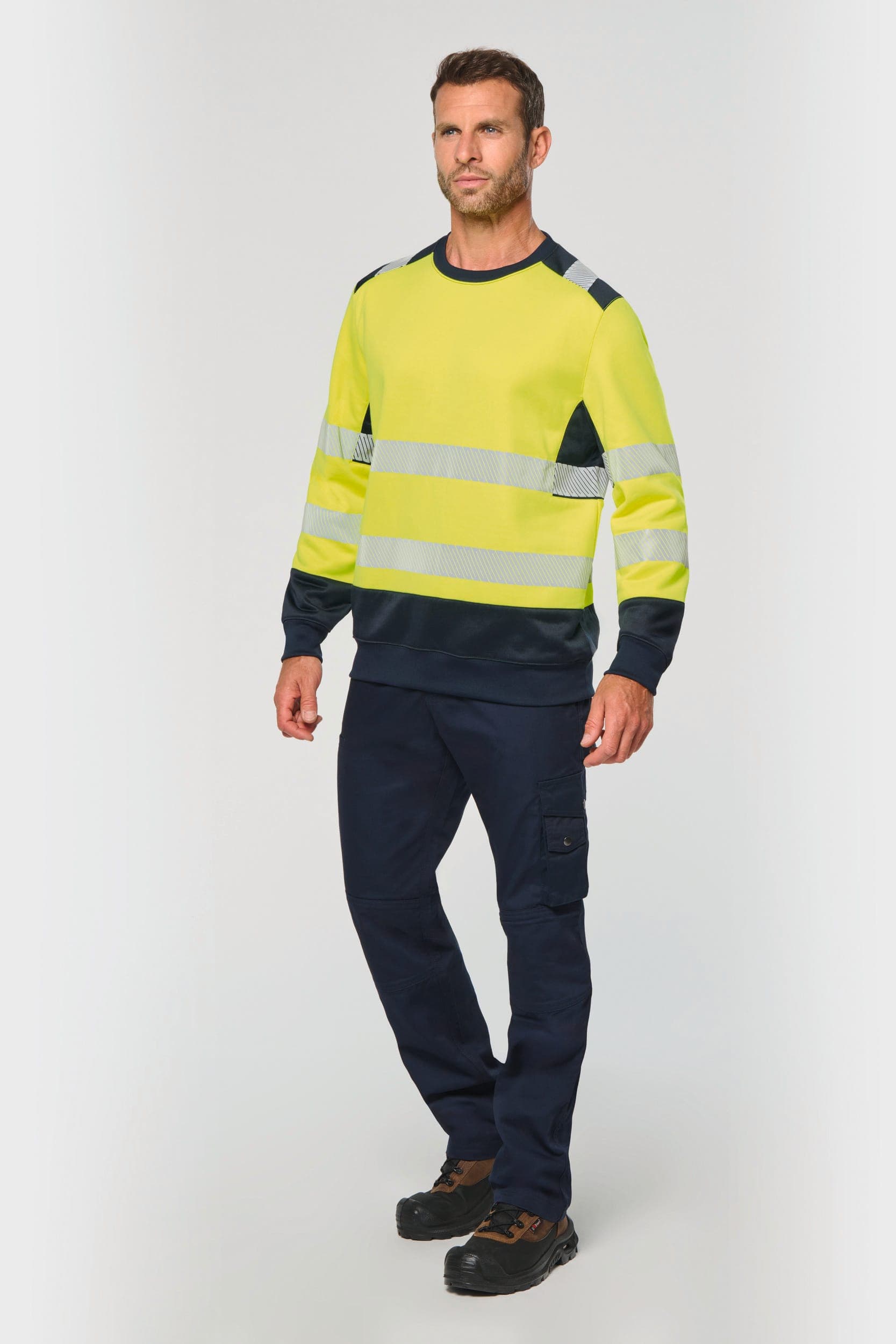 Sweat-shirt de sécurité recyclé col rond unisexe en situation