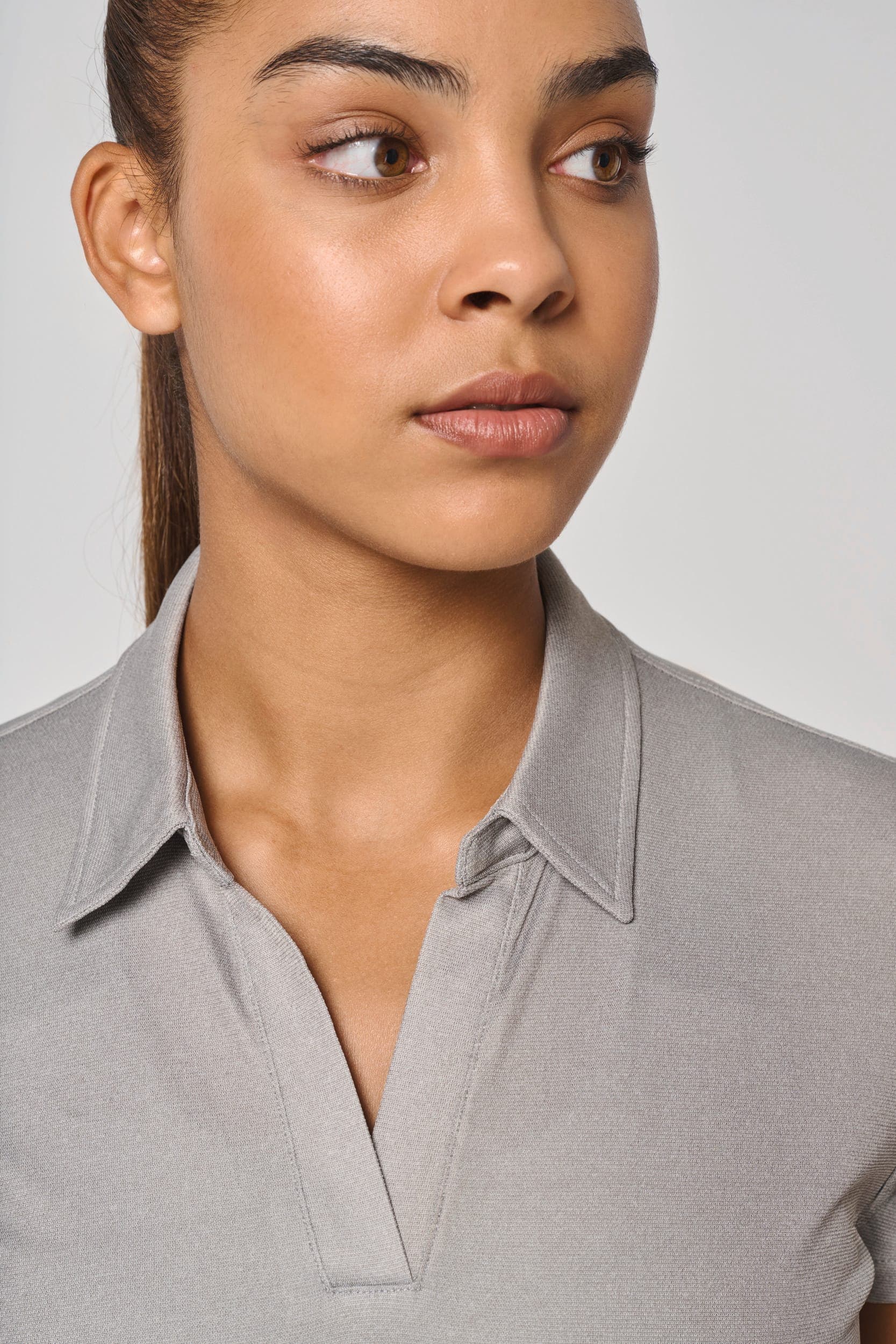 Polo sport manches courtes femme en situation