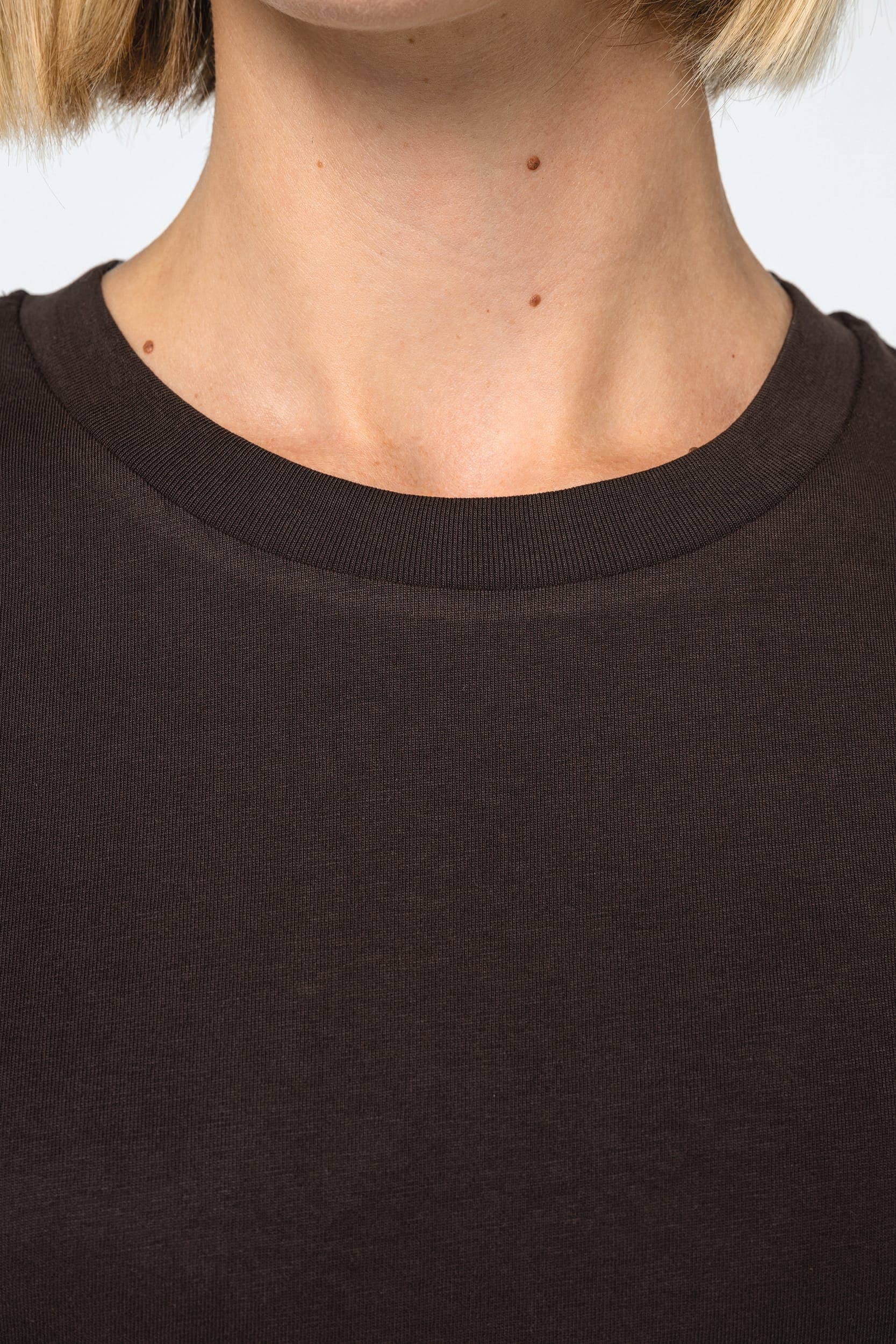T-shirt écoresponsable femme en situation