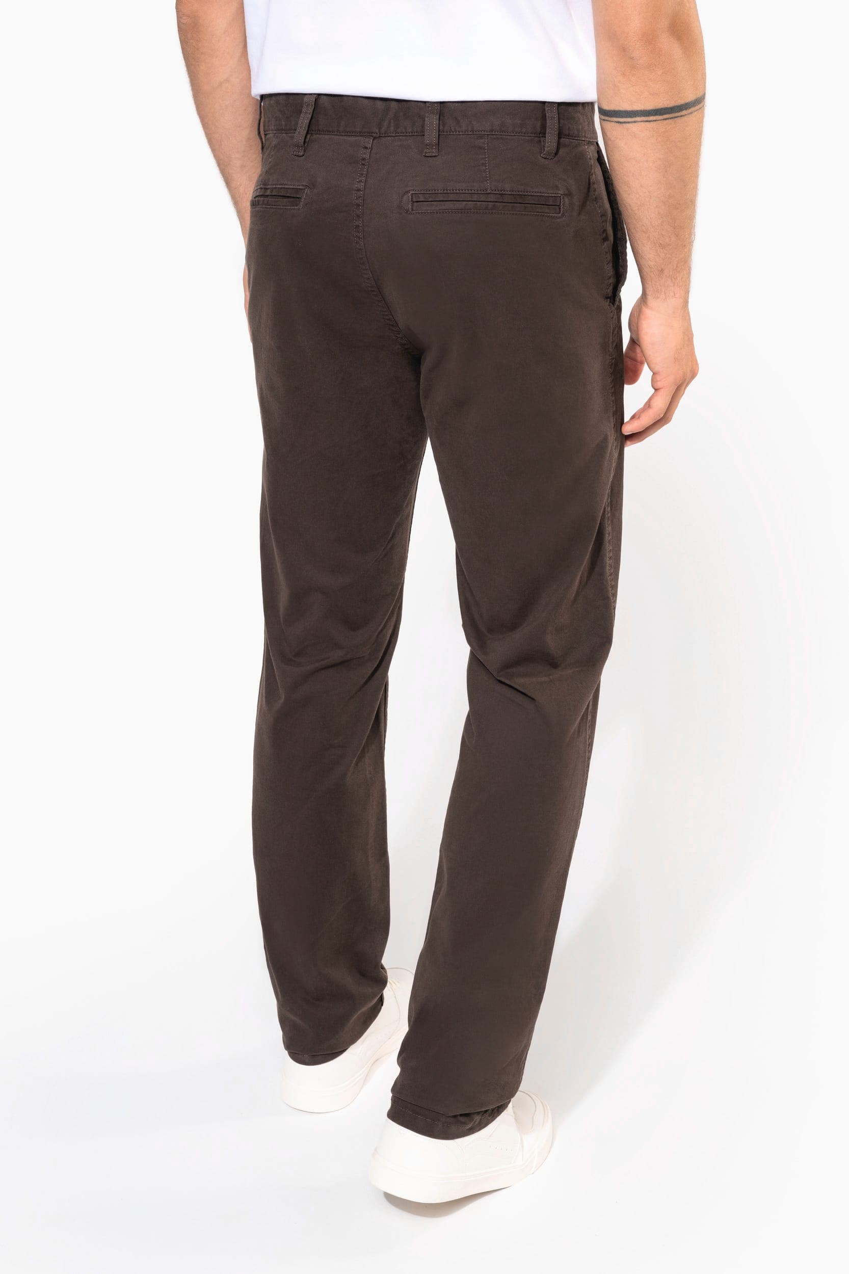 Pantalon chino homme en situation