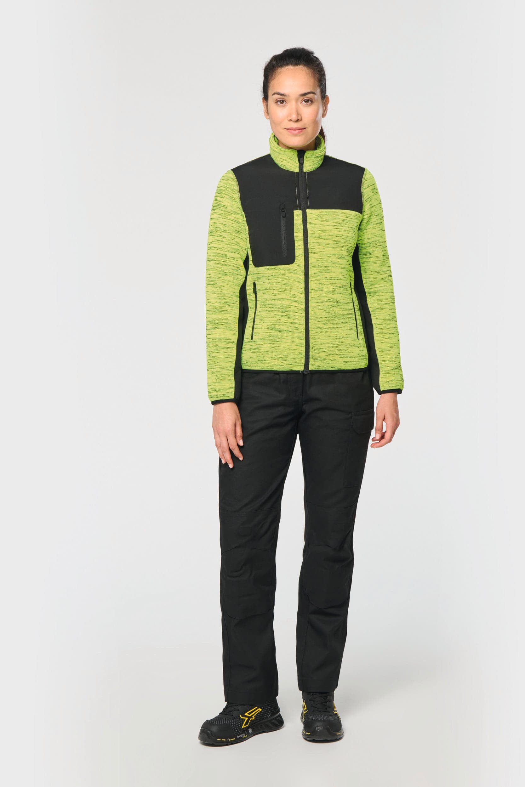 Veste recyclée en polytricot femme en situation