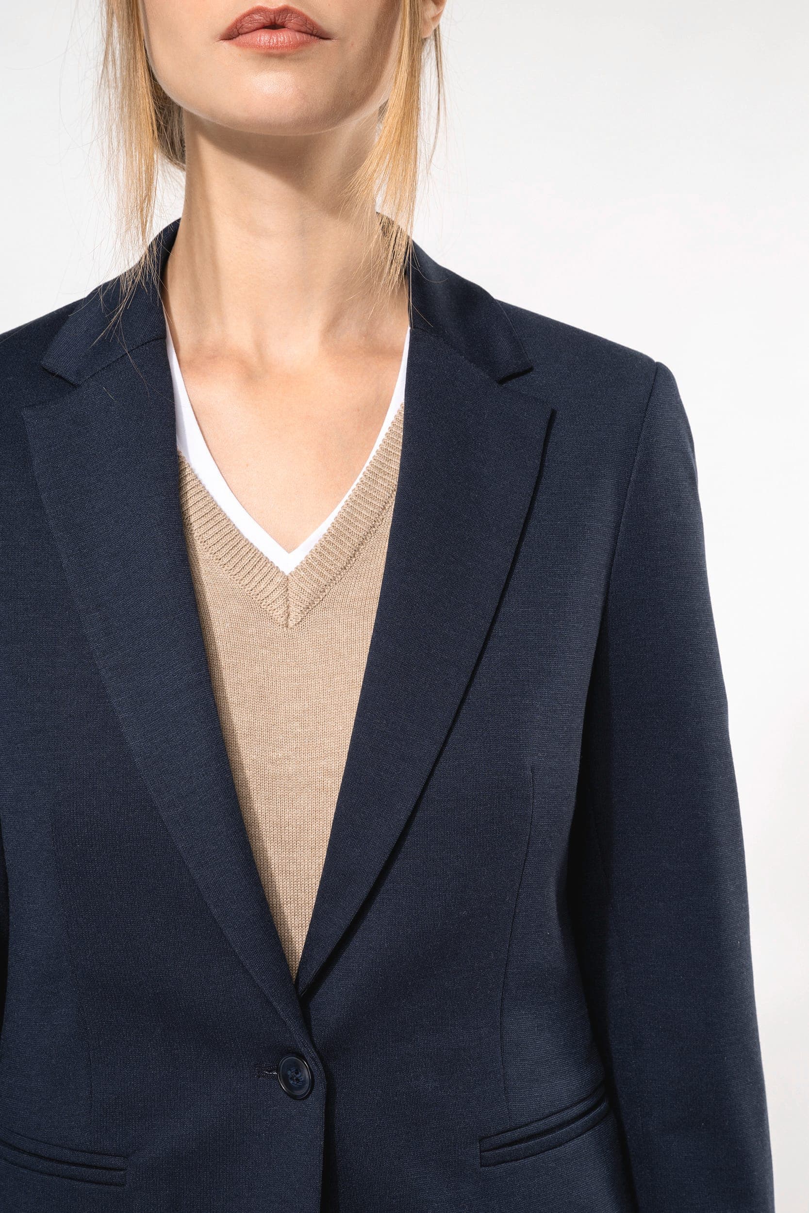 Veste maille femme en situation