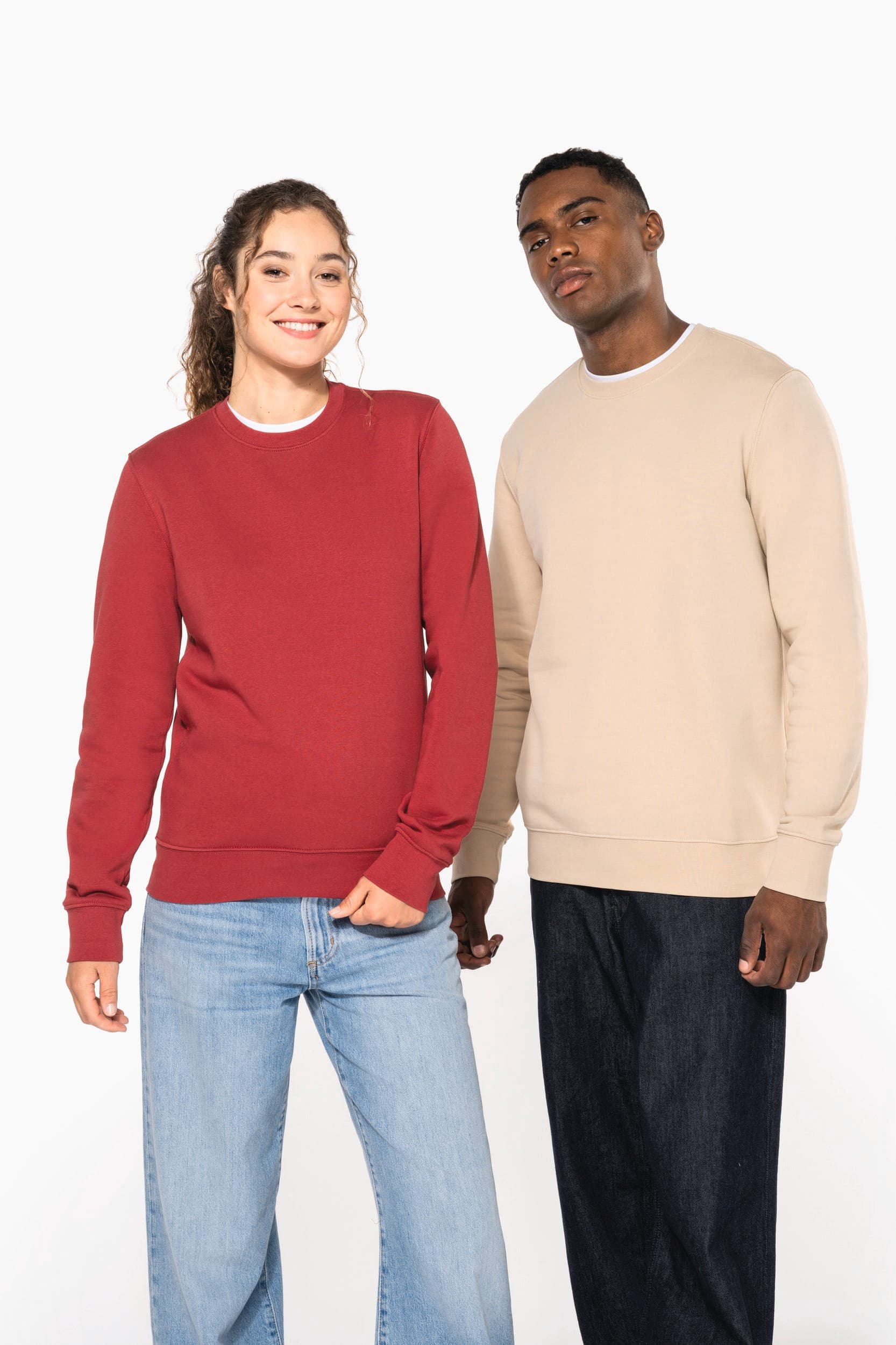 Sweat-shirt écoresponsable col rond unisexe en situation