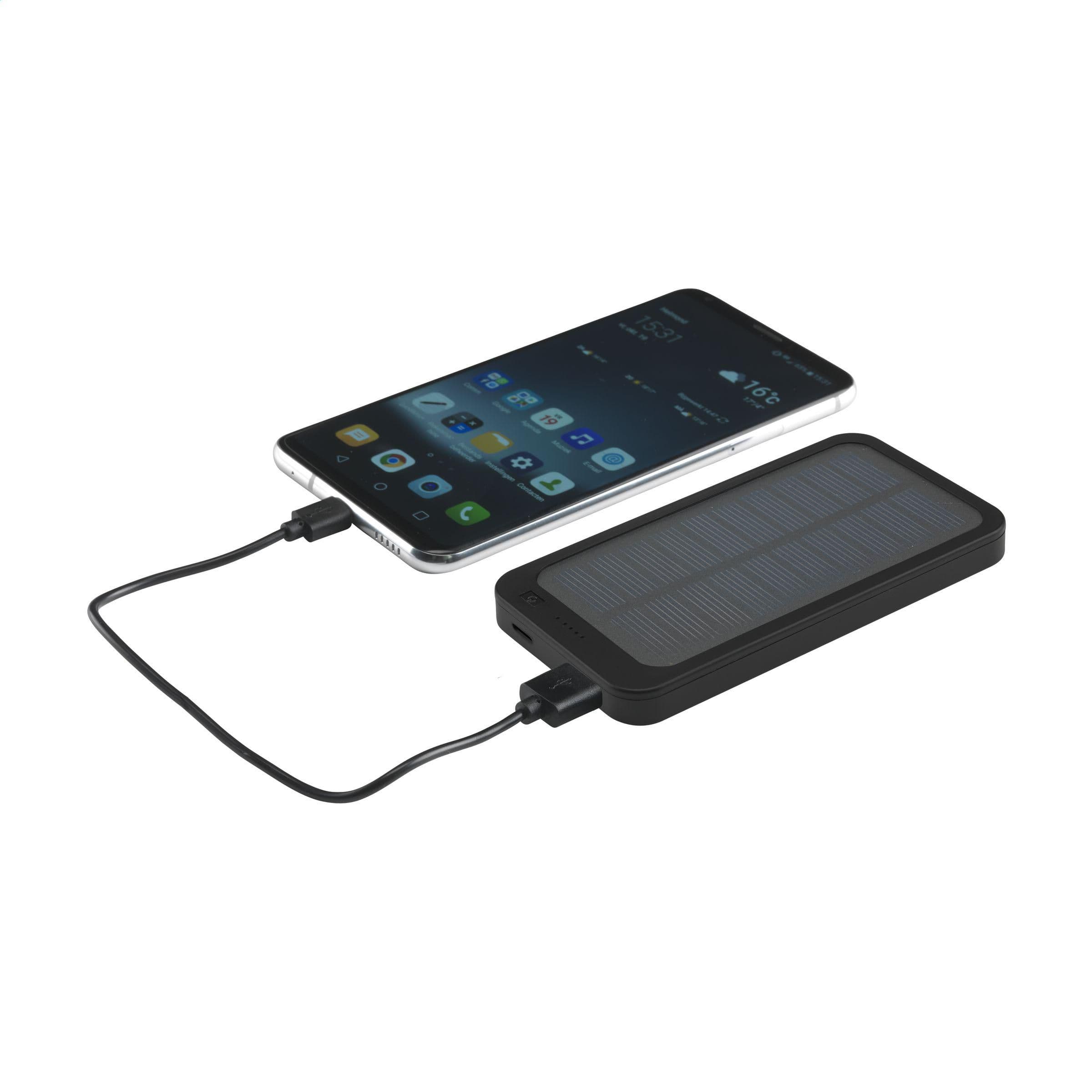 Batterie externe Solar RCS Powerbank 4000 en situation
