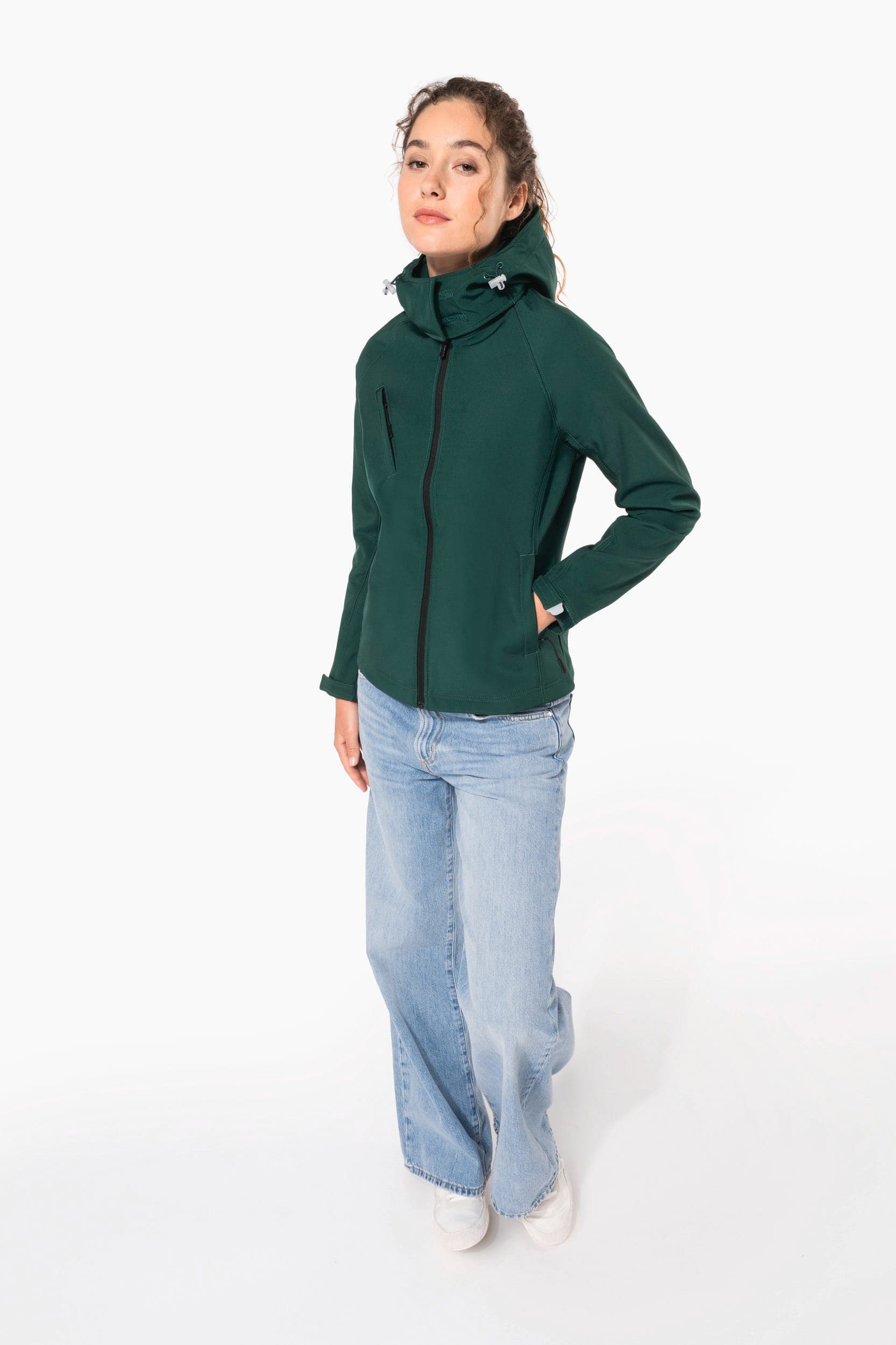 Veste softshell à capuche amovible femme en situation