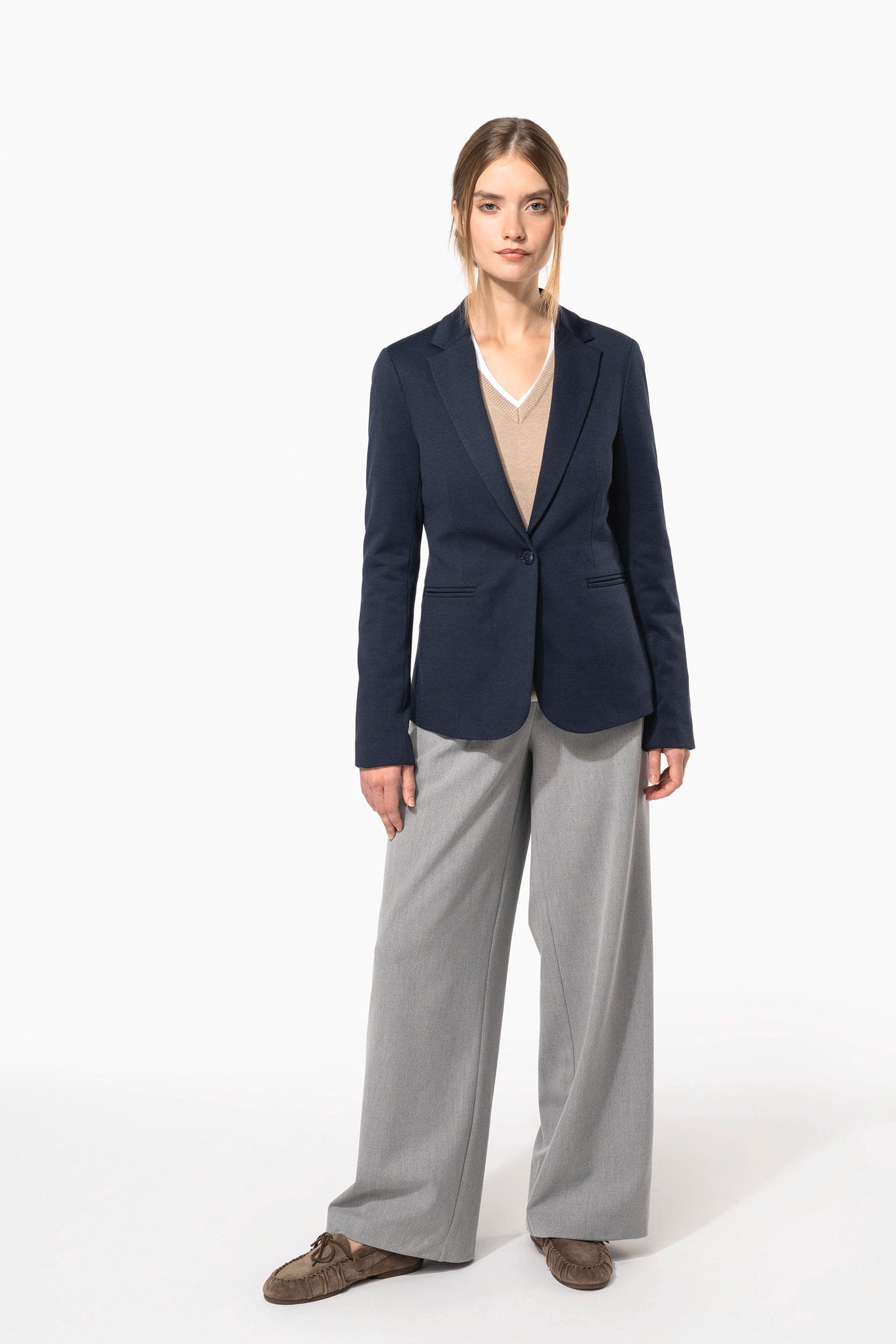Veste maille femme en situation