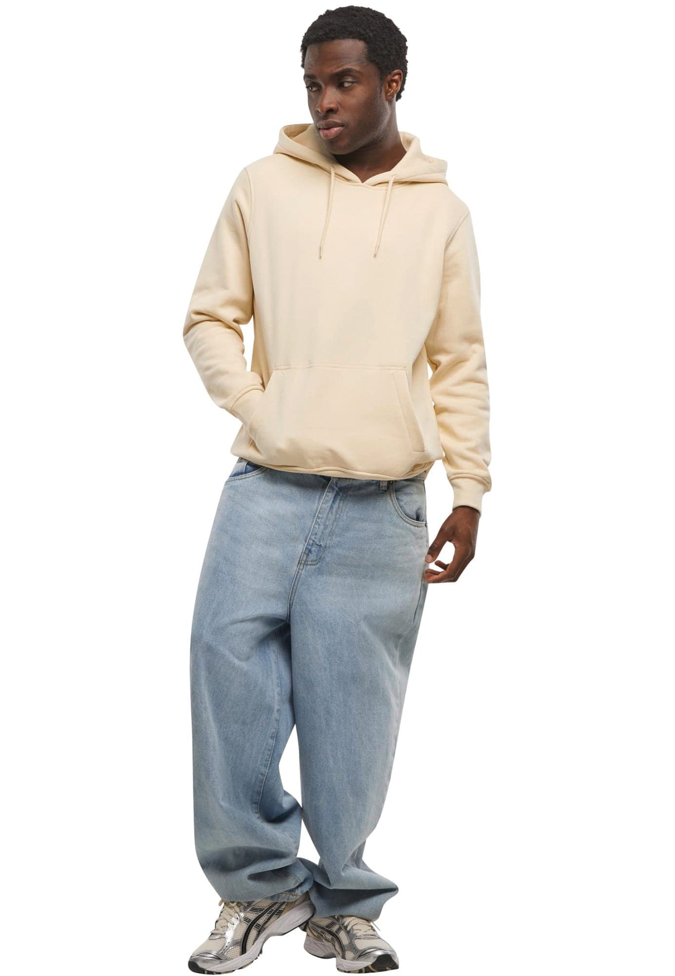 Sweat à capuche lourd en situation