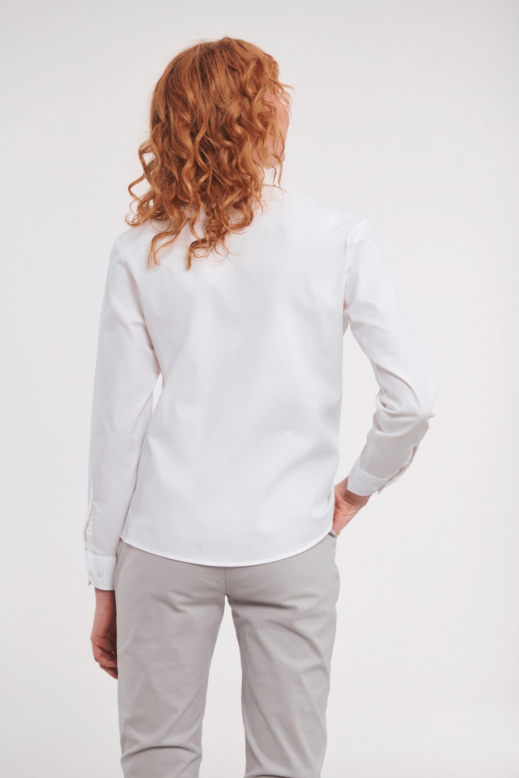 Chemise femme popeline pur coton manches longues en situation