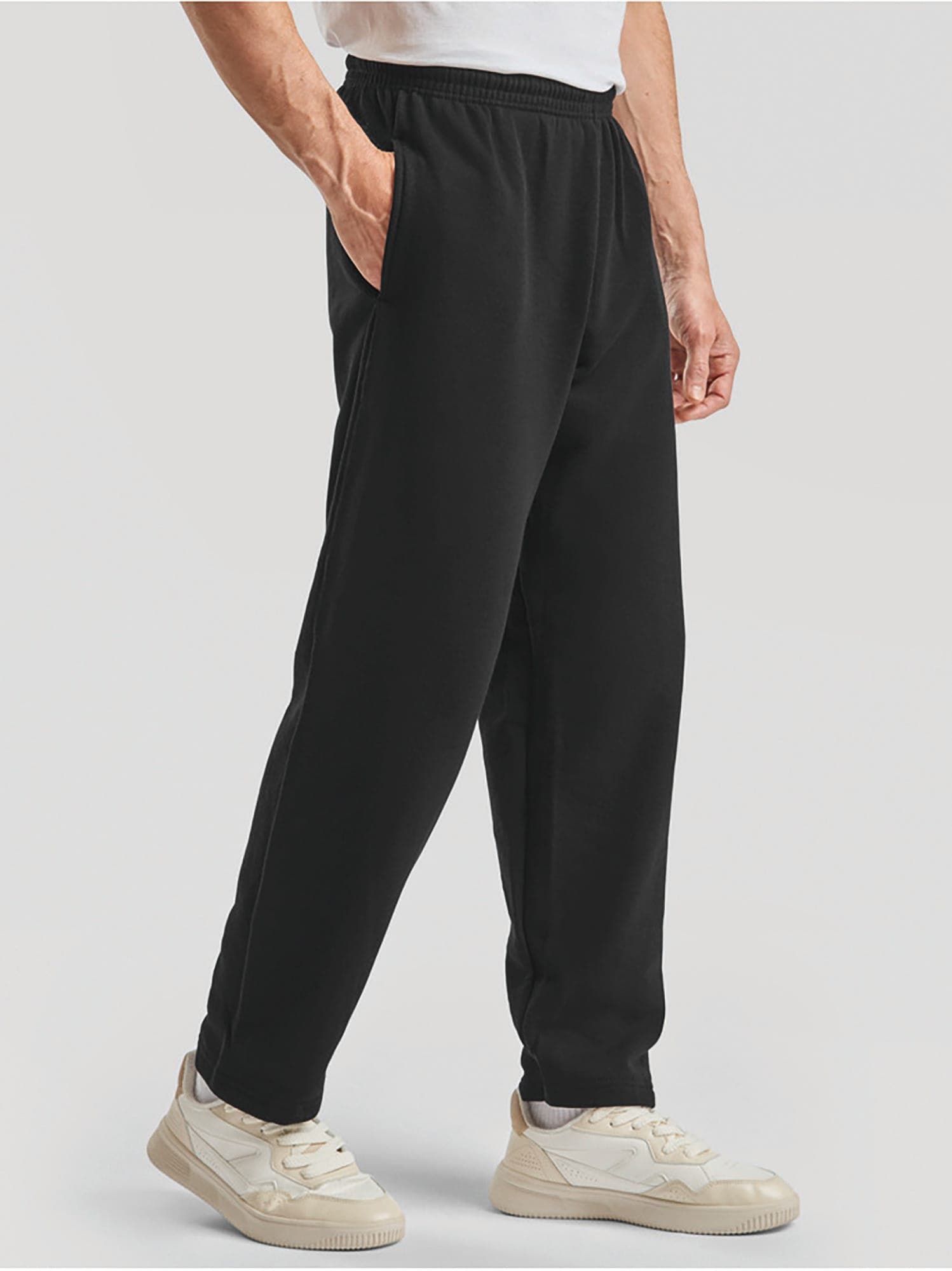 Pantalon de jogging bas droit (64-032-0) en situation