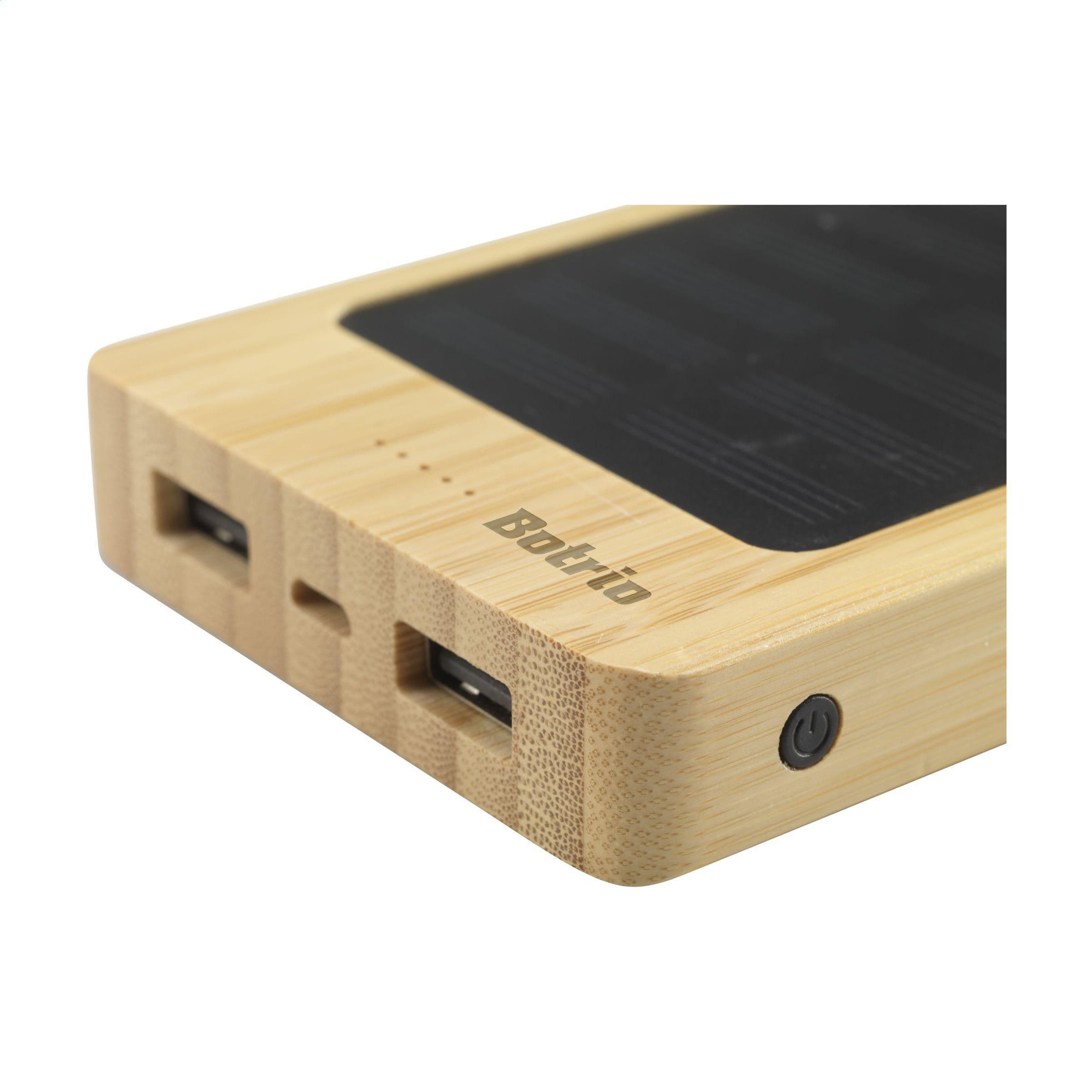 Chargeur externe solar powerbank 8000+ sans fil en situation