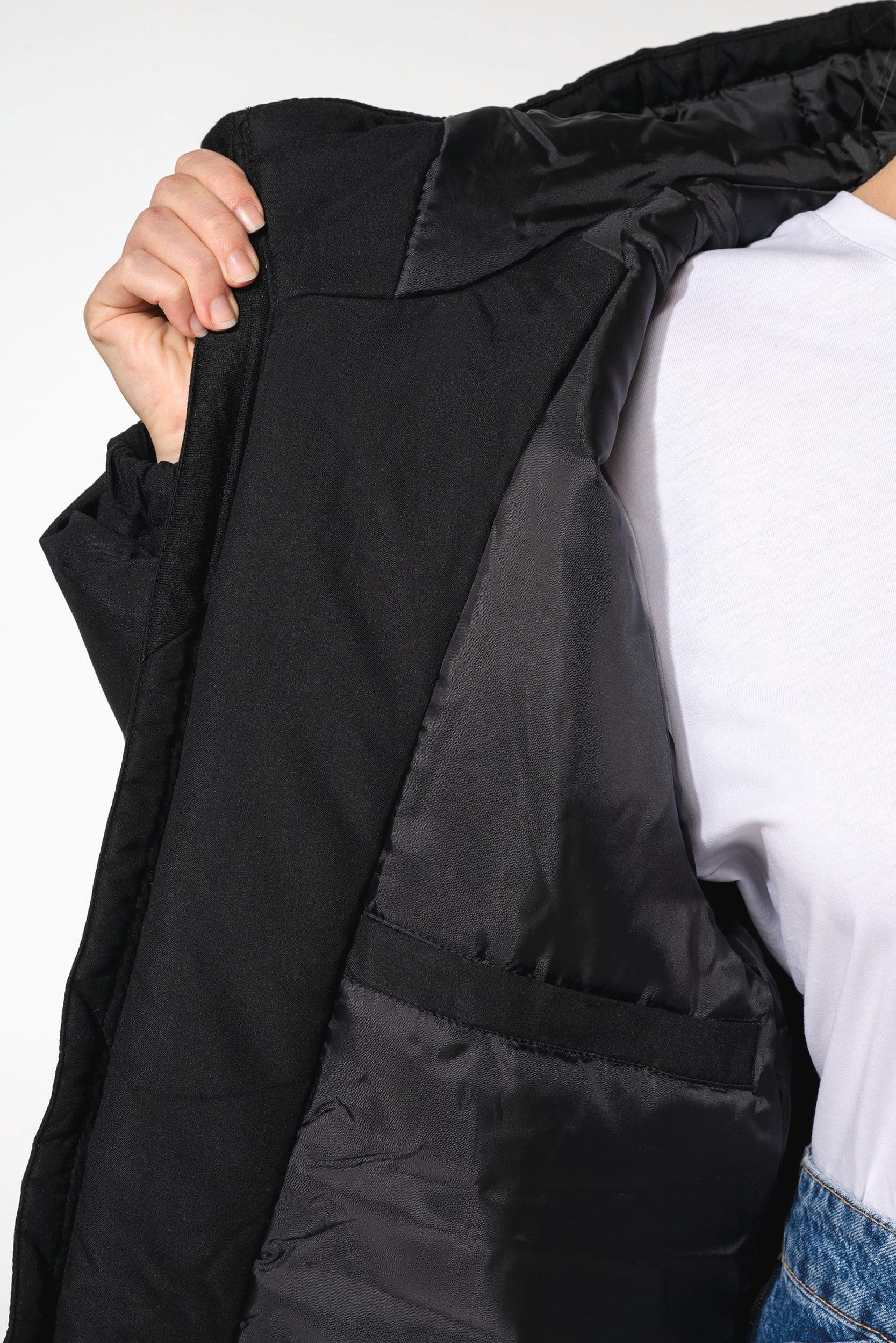 Parka à capuche recyclée unisexe en situation