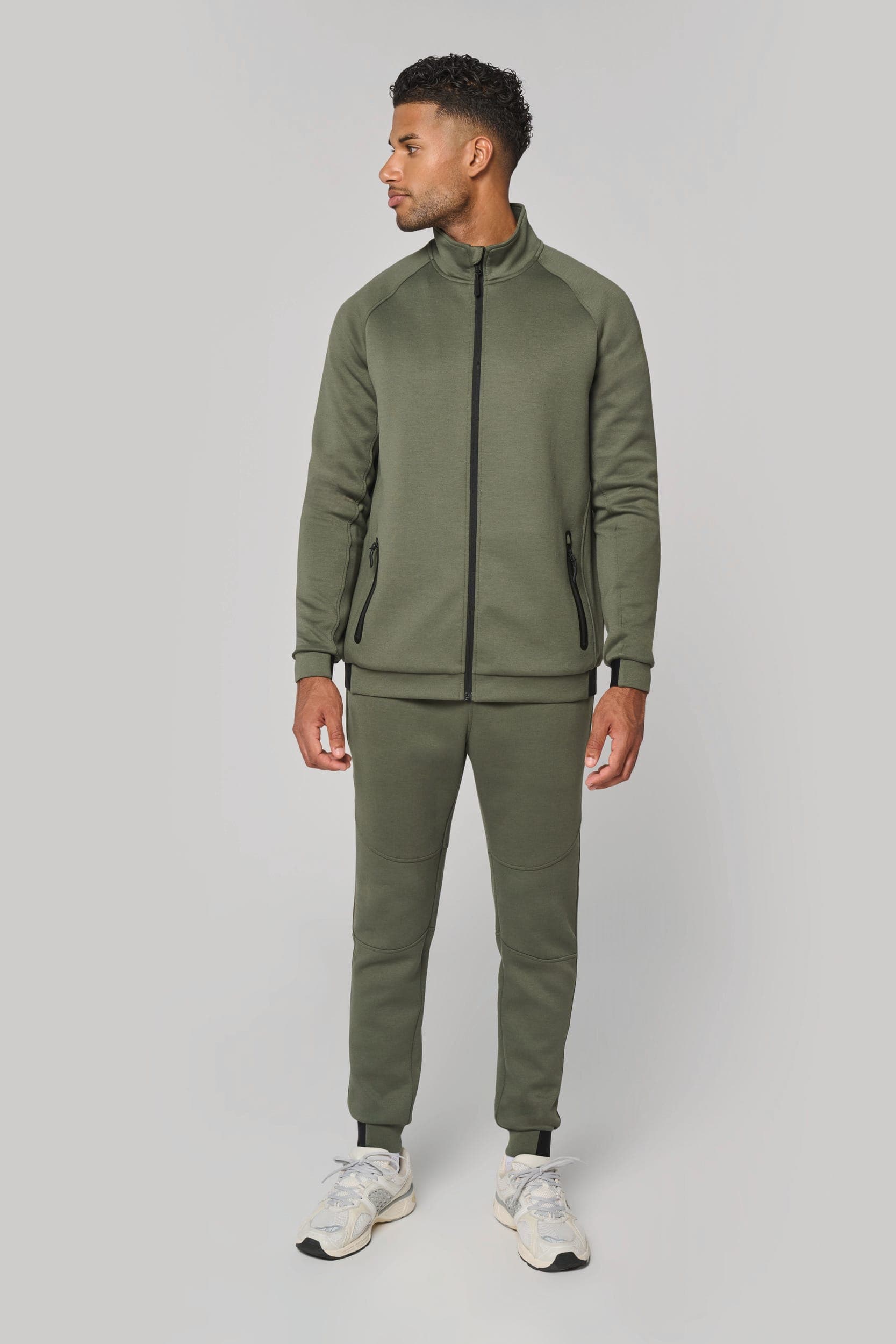 Pantalon performance homme en situation