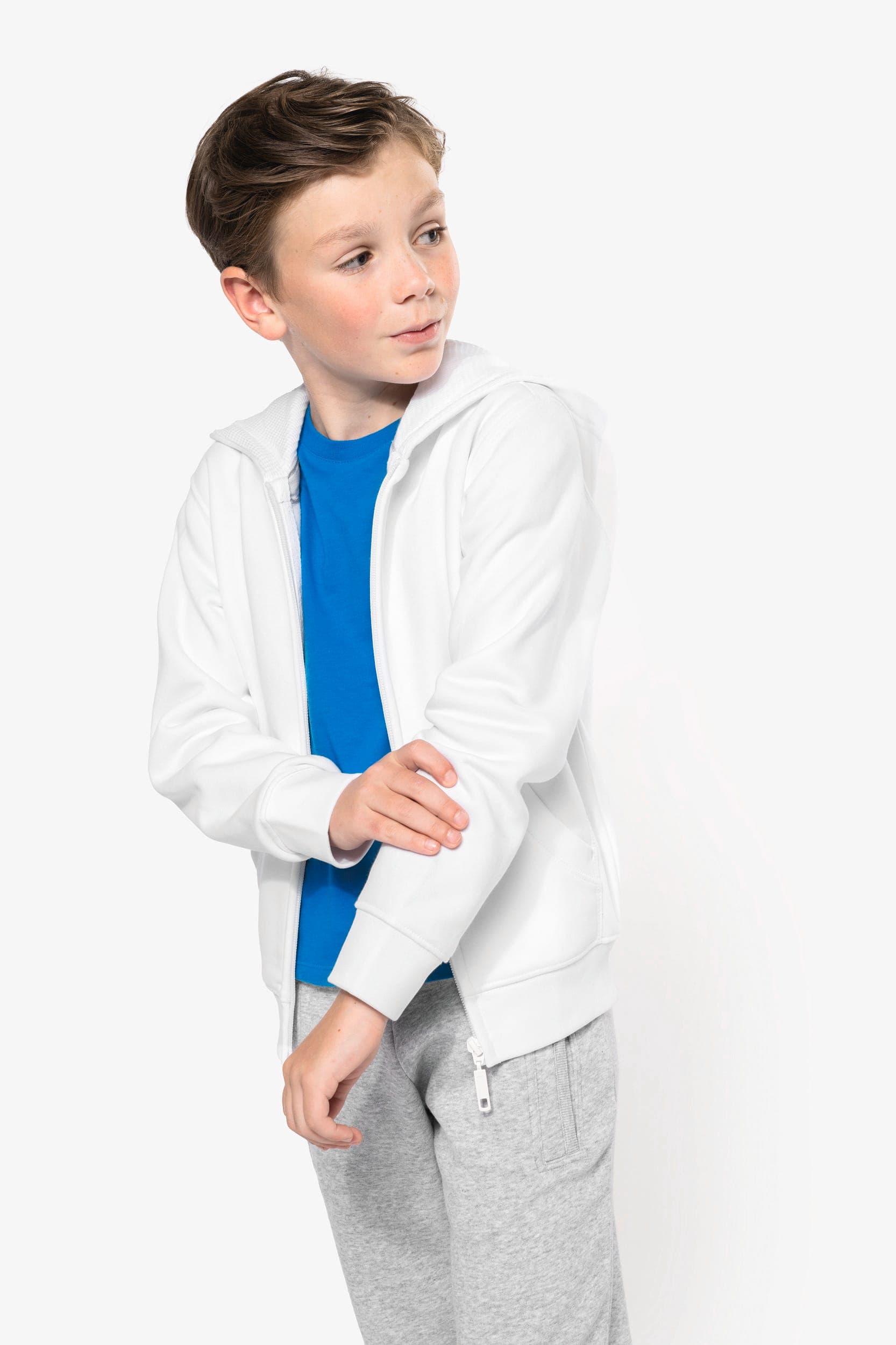 Sweat-shirt capuche zippé enfant en situation