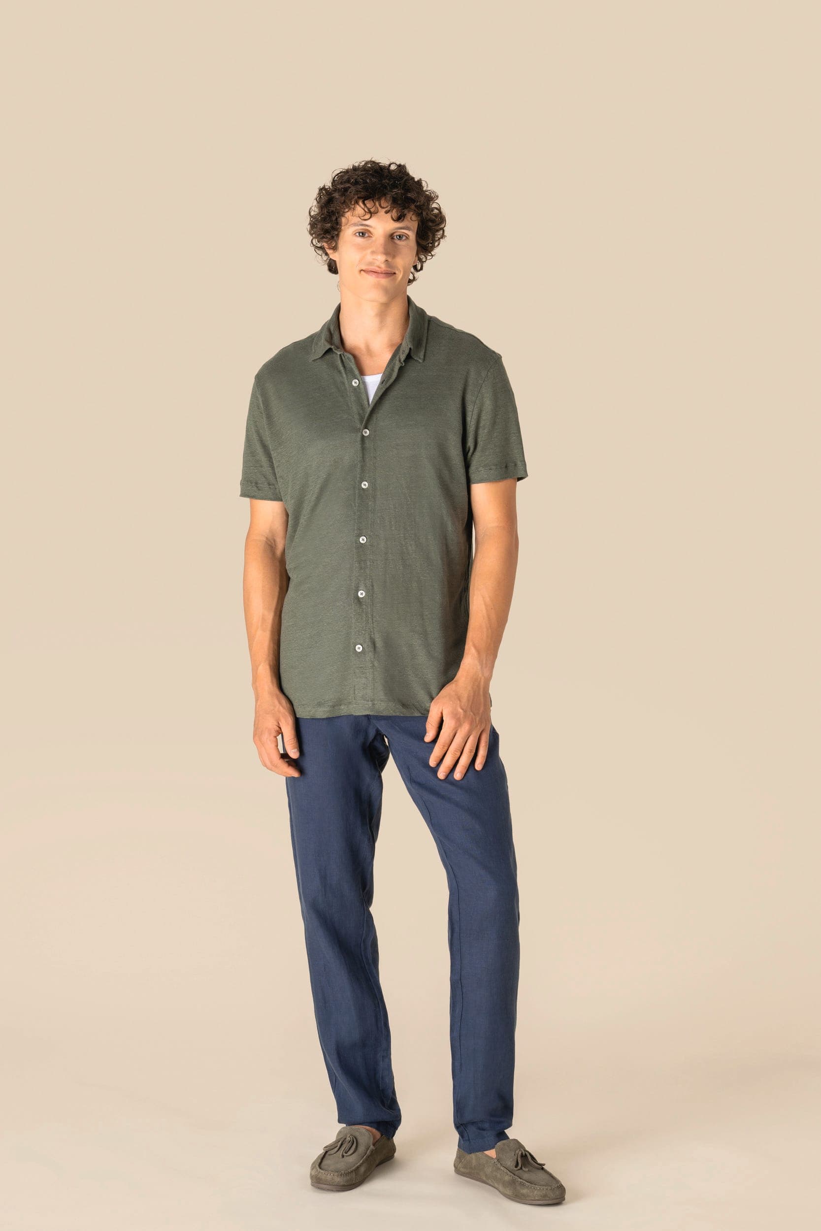 Chemise à manches courtes en lin homme en situation