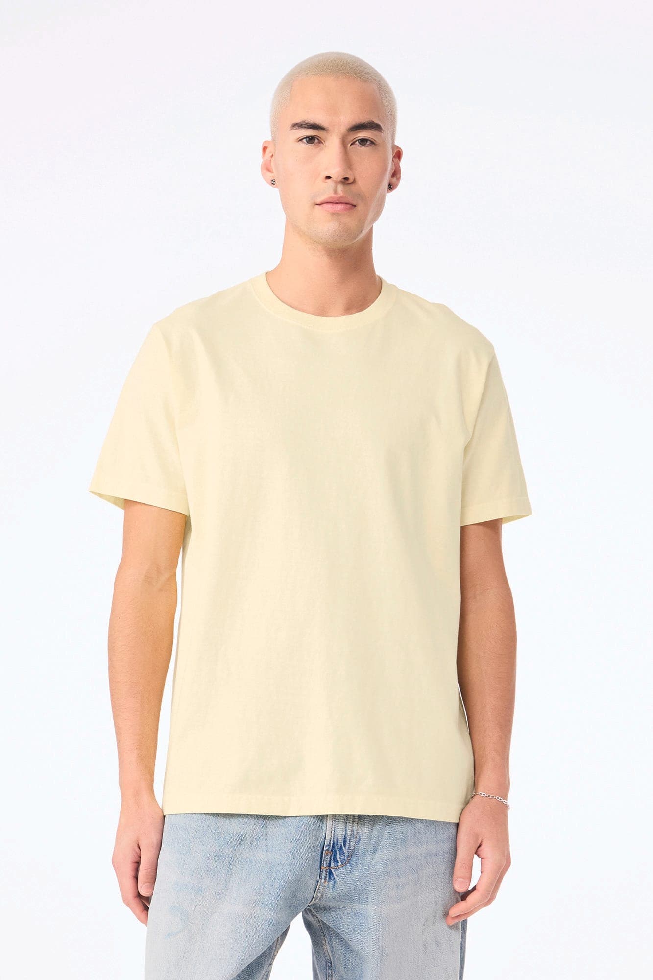 T-shirt délavé épais unisexe en situation