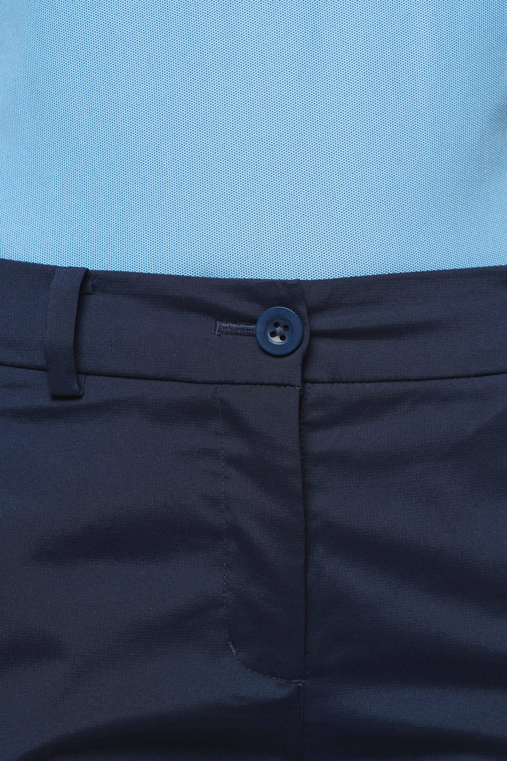 Pantalon femme en situation