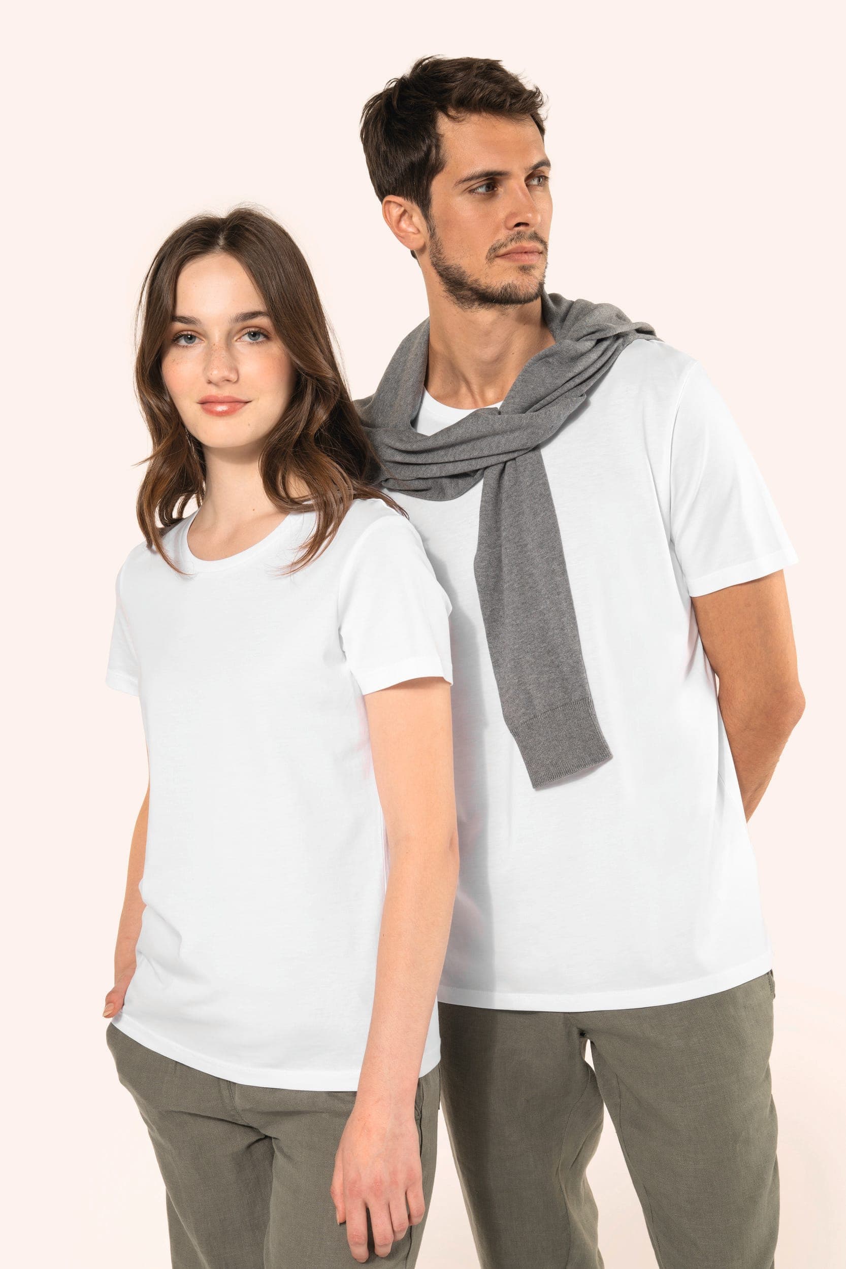 T-shirt Supima® col rond manches courtes homme en situation