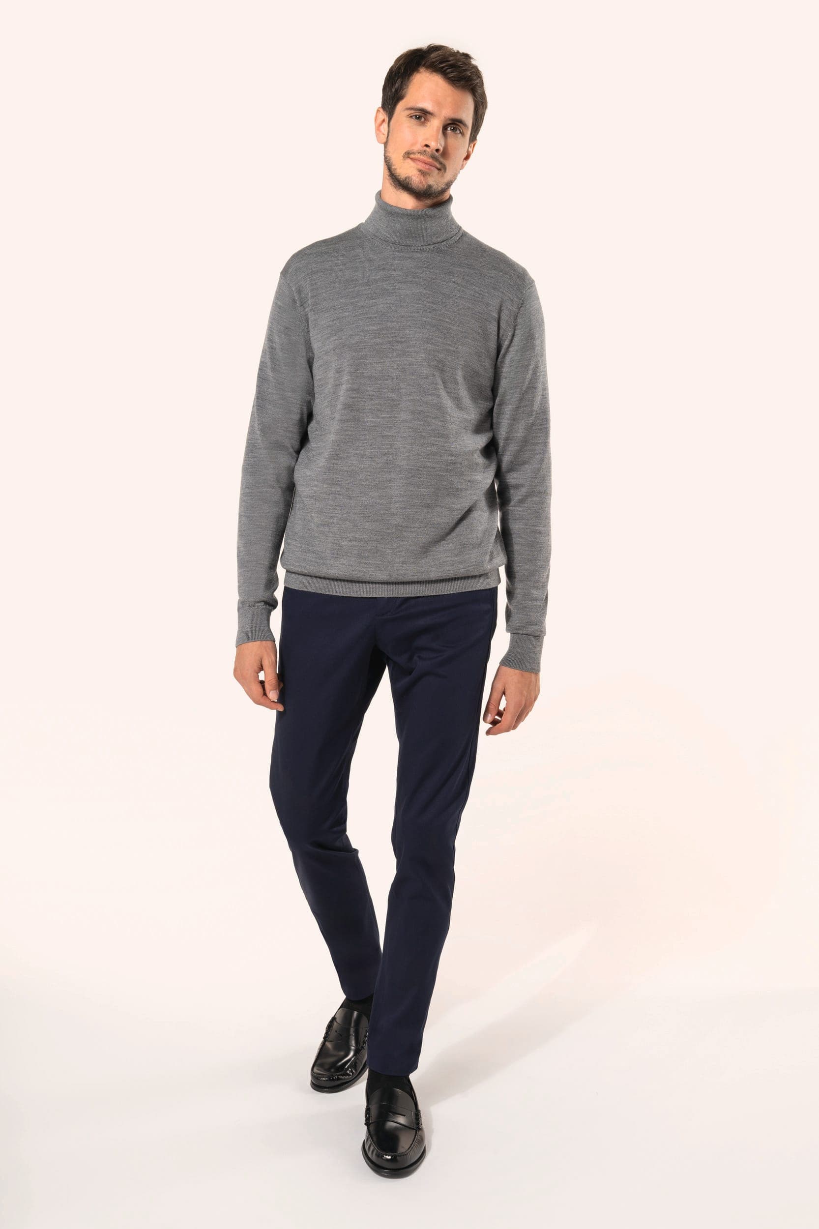 Pull Mérinos col roulé homme en situation
