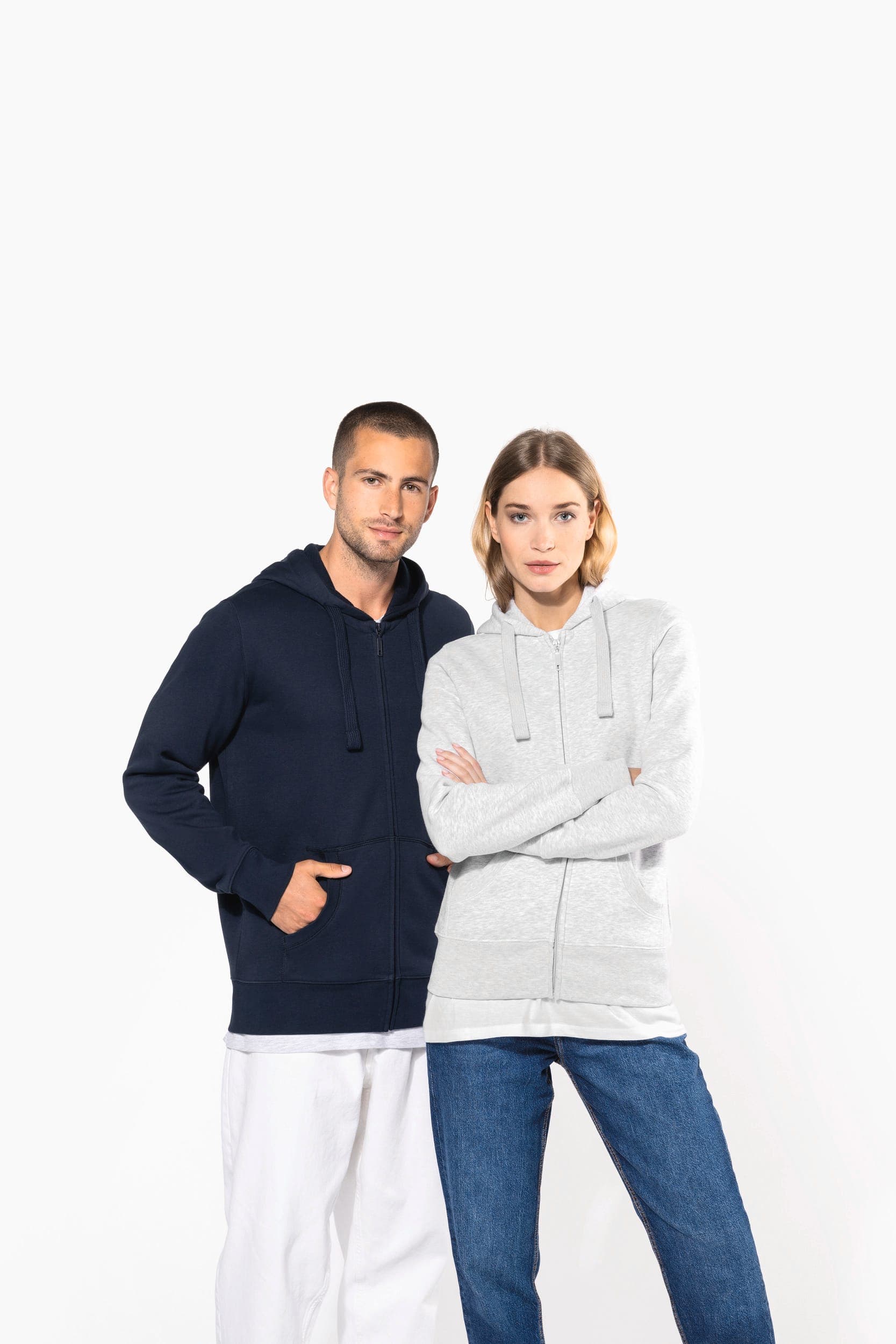 Sweat-shirt zippé capuche femme en situation