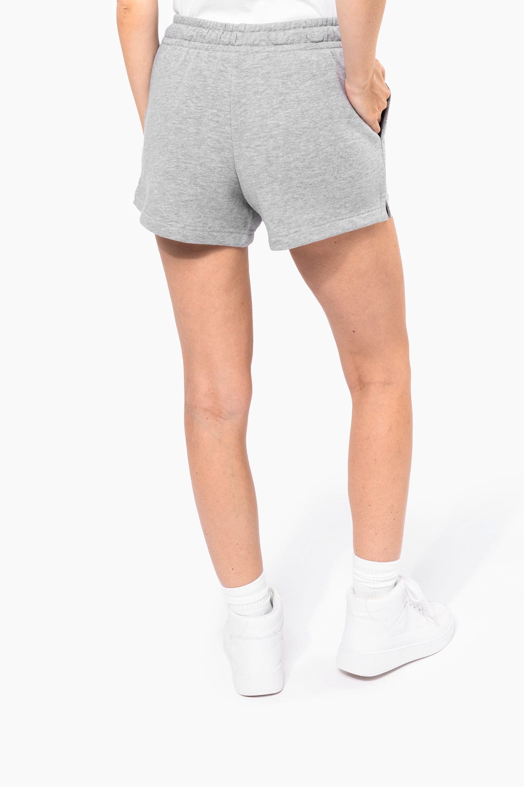 Short écoresponsable molleton non gratté femme en situation