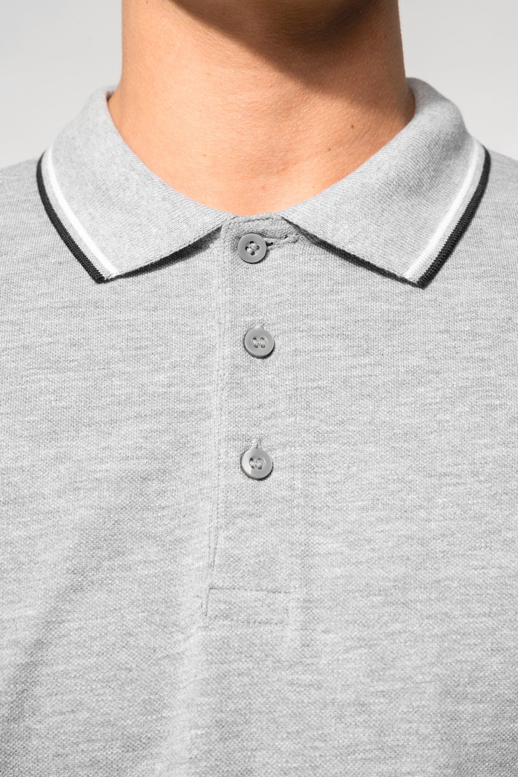 Polo maille piquée manches courtes homme en situation