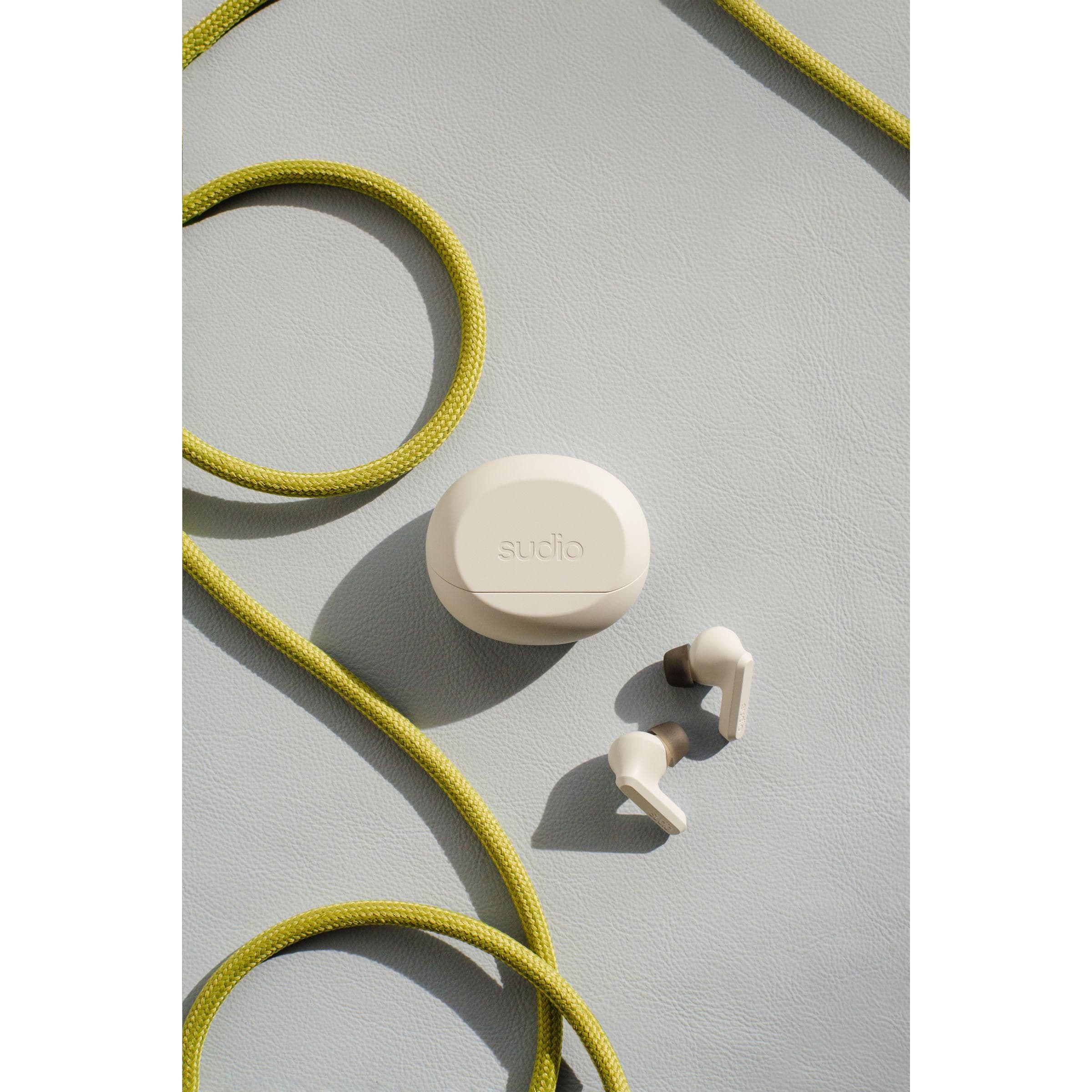 Écouteurs sans fil Sudio In-ear TWS A3 Pro en situation