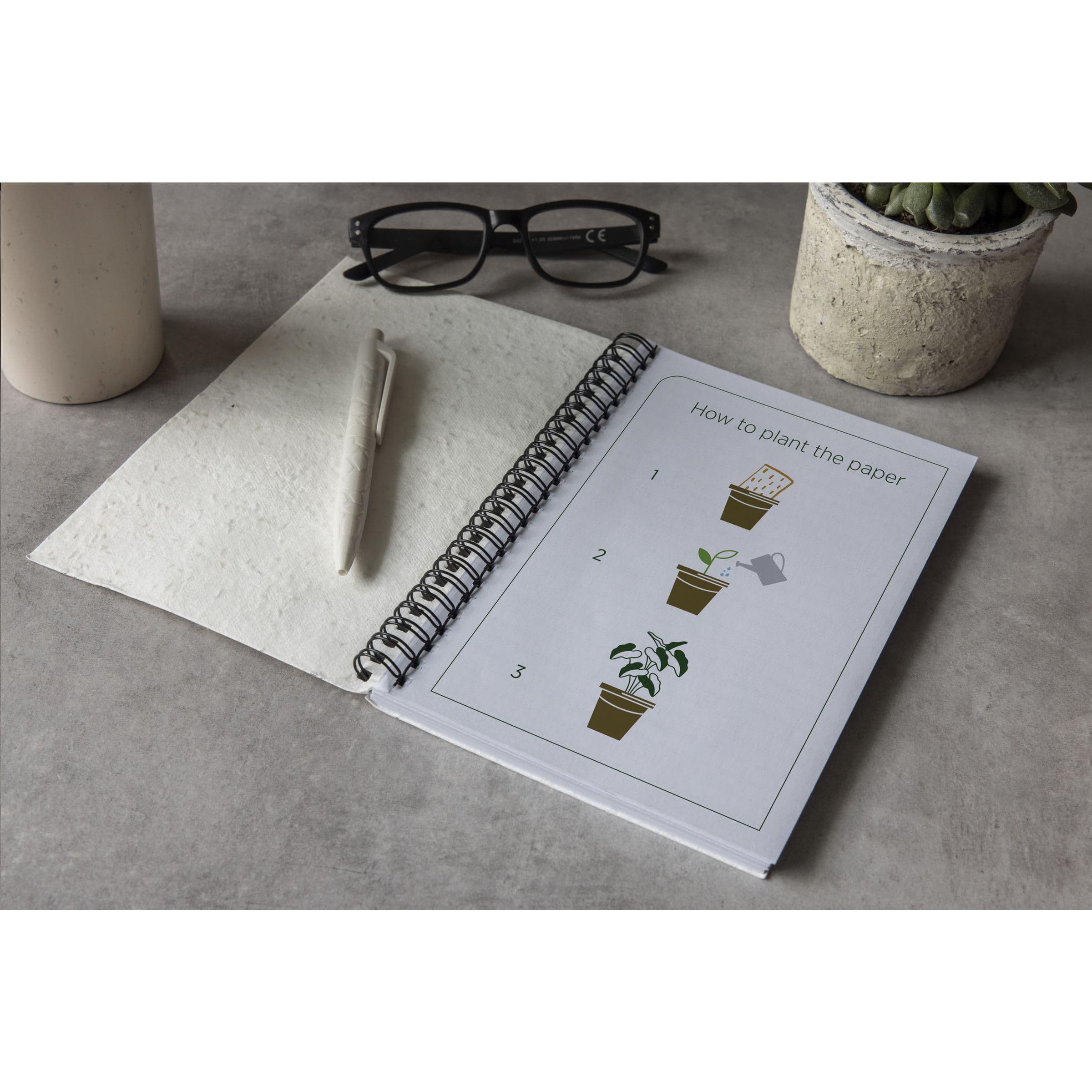 Carnet de notes A5 Seed Paper en situation