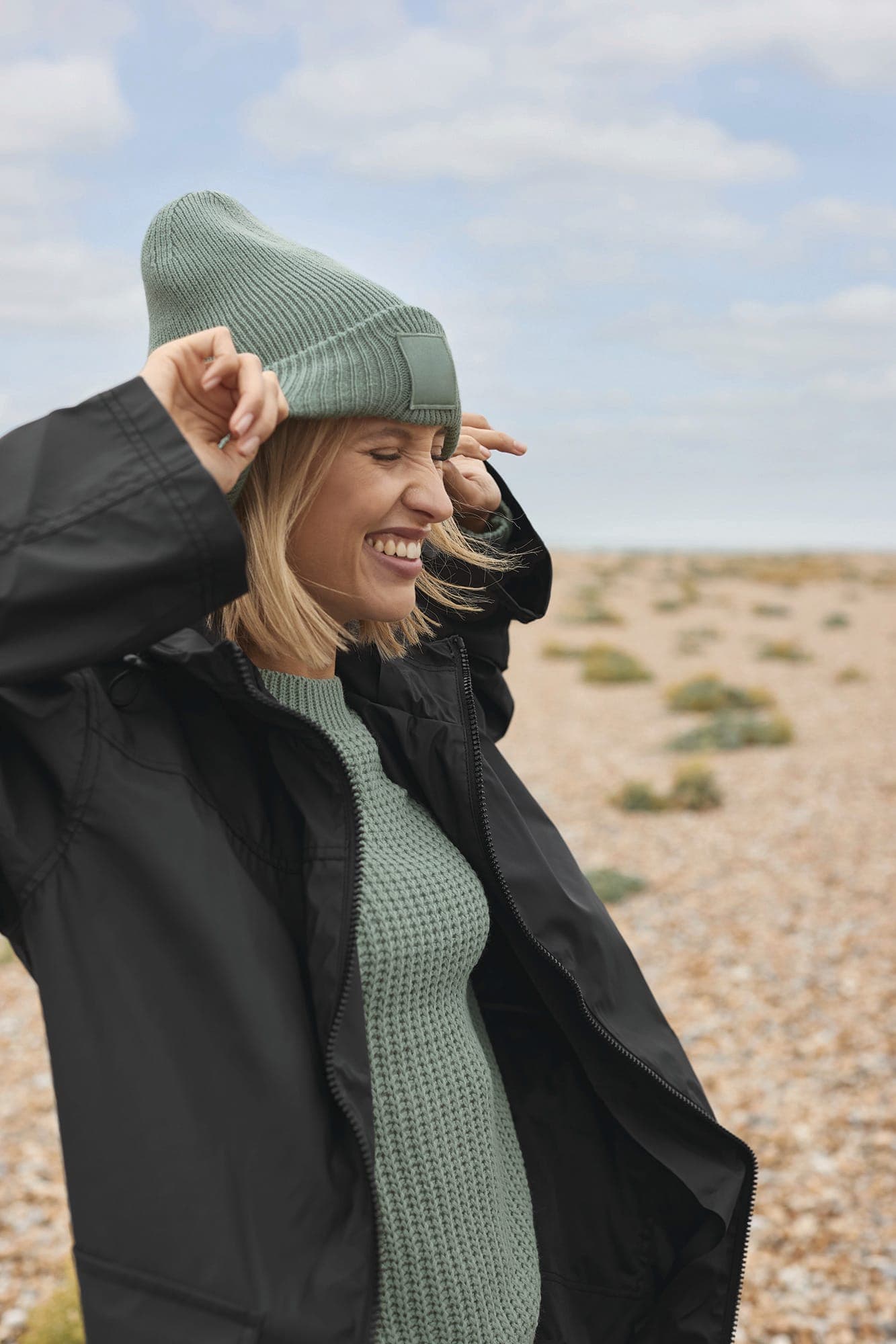DEEP CUFFED TONAL PATCH BEANIE en situation