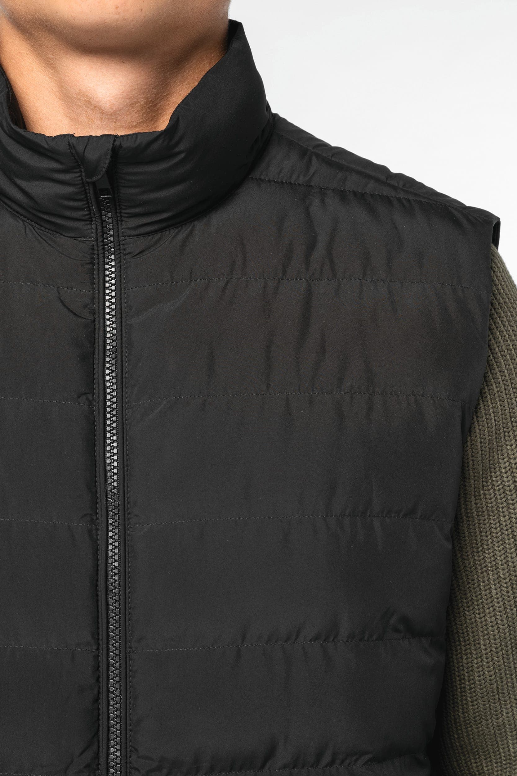 Bodywarmer écoresponsable matelassé homme en situation