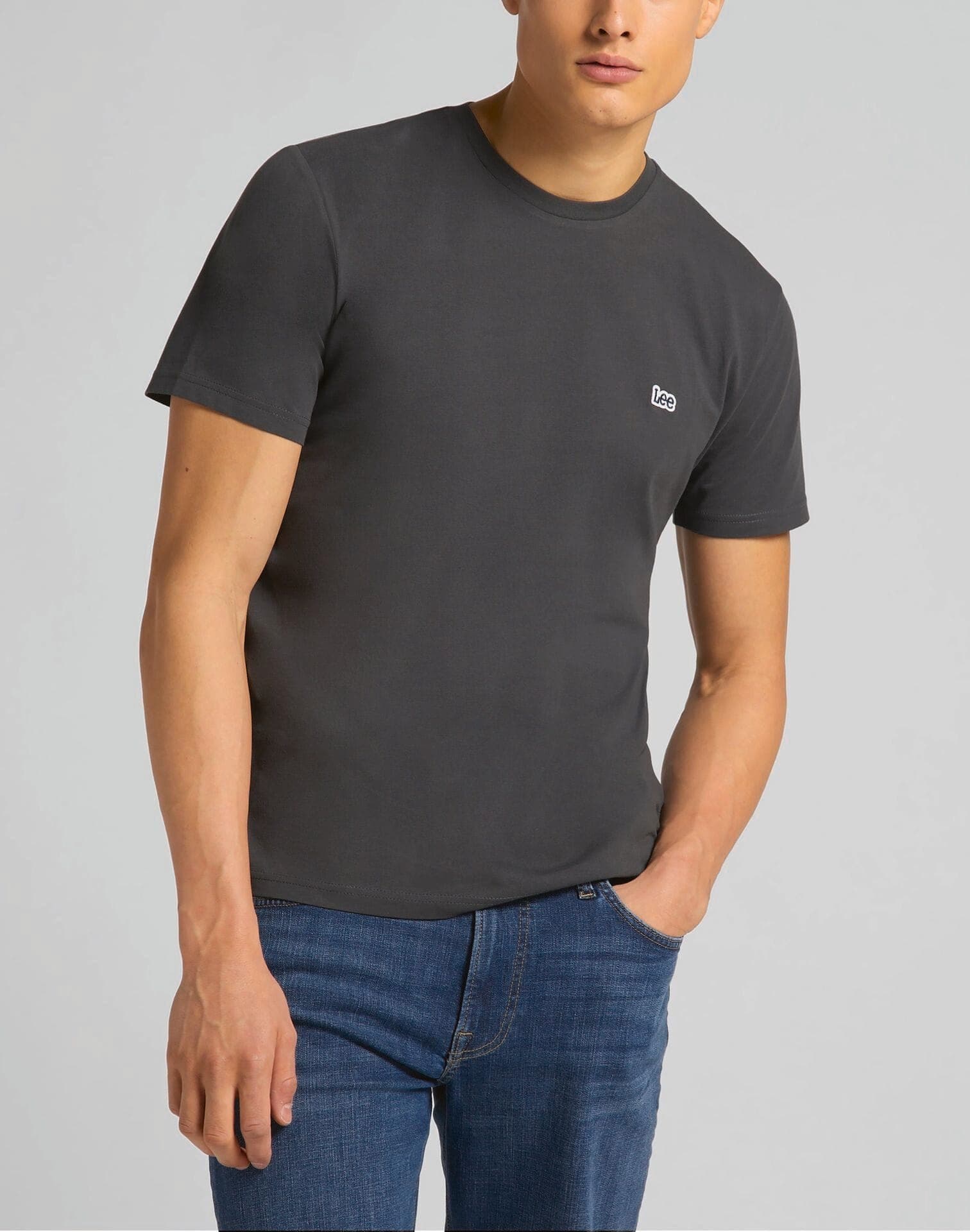 T-shirt Patch Logo Lee en situation