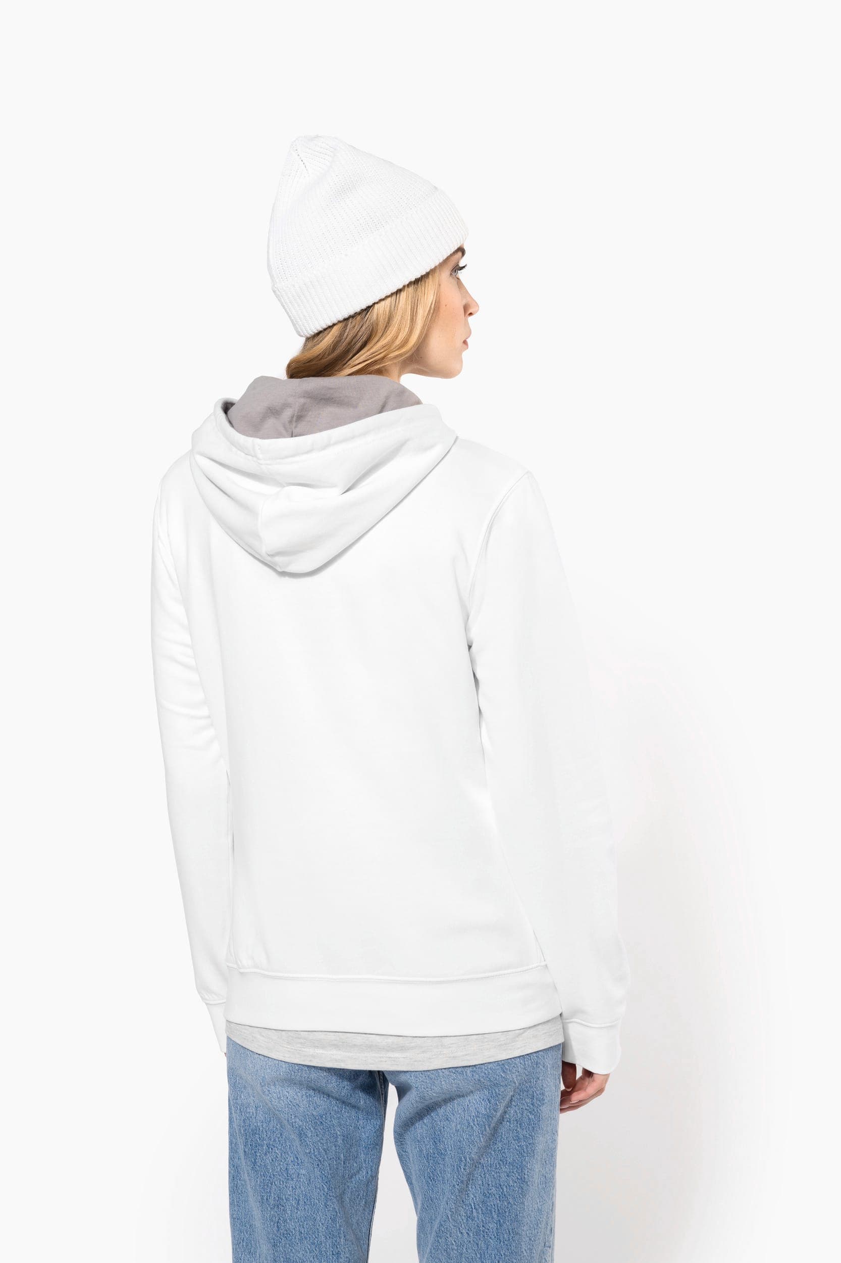 Sweat-shirt capuche contrastée femme en situation