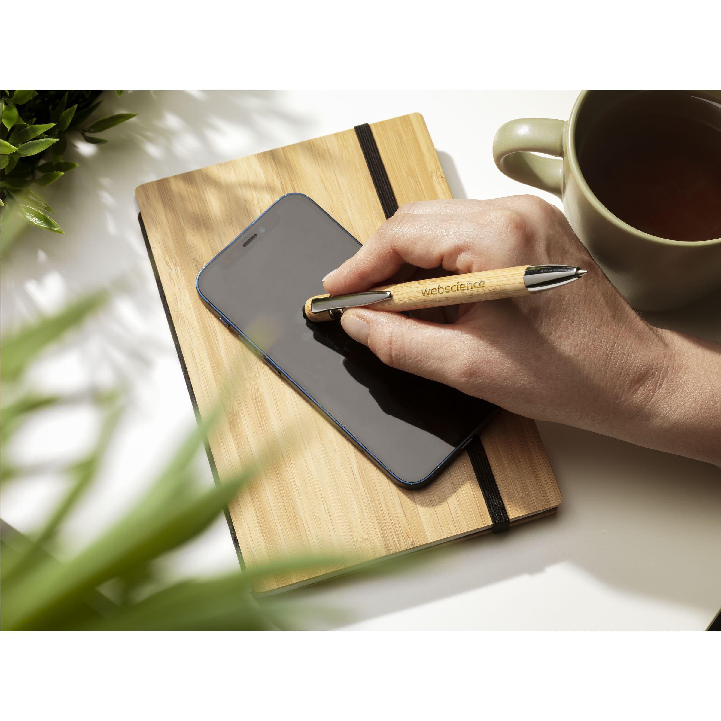Stylo tactile Luca Touch Bamboo en situation