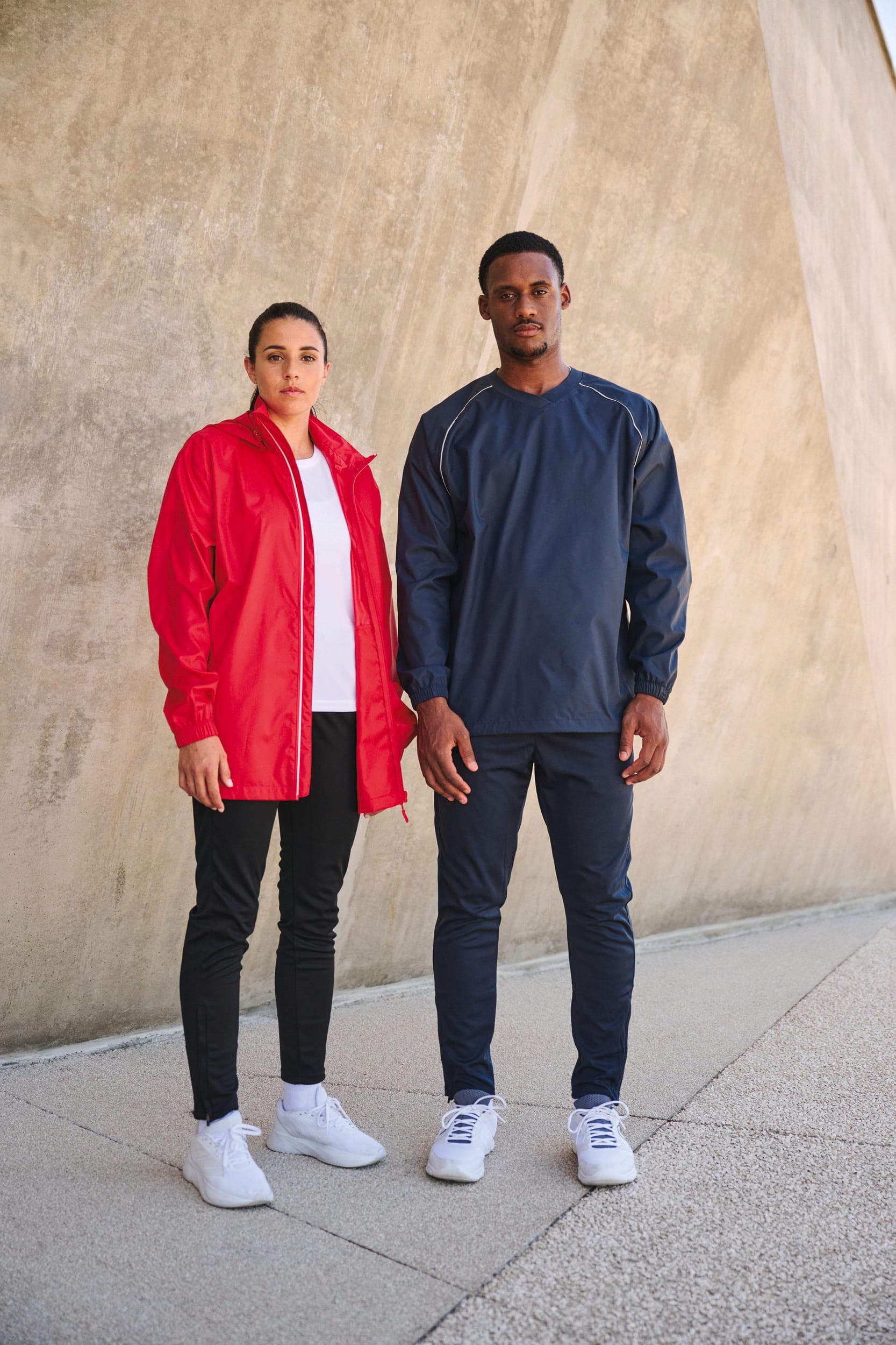 Sweat de pluie multisport unisexe en situation