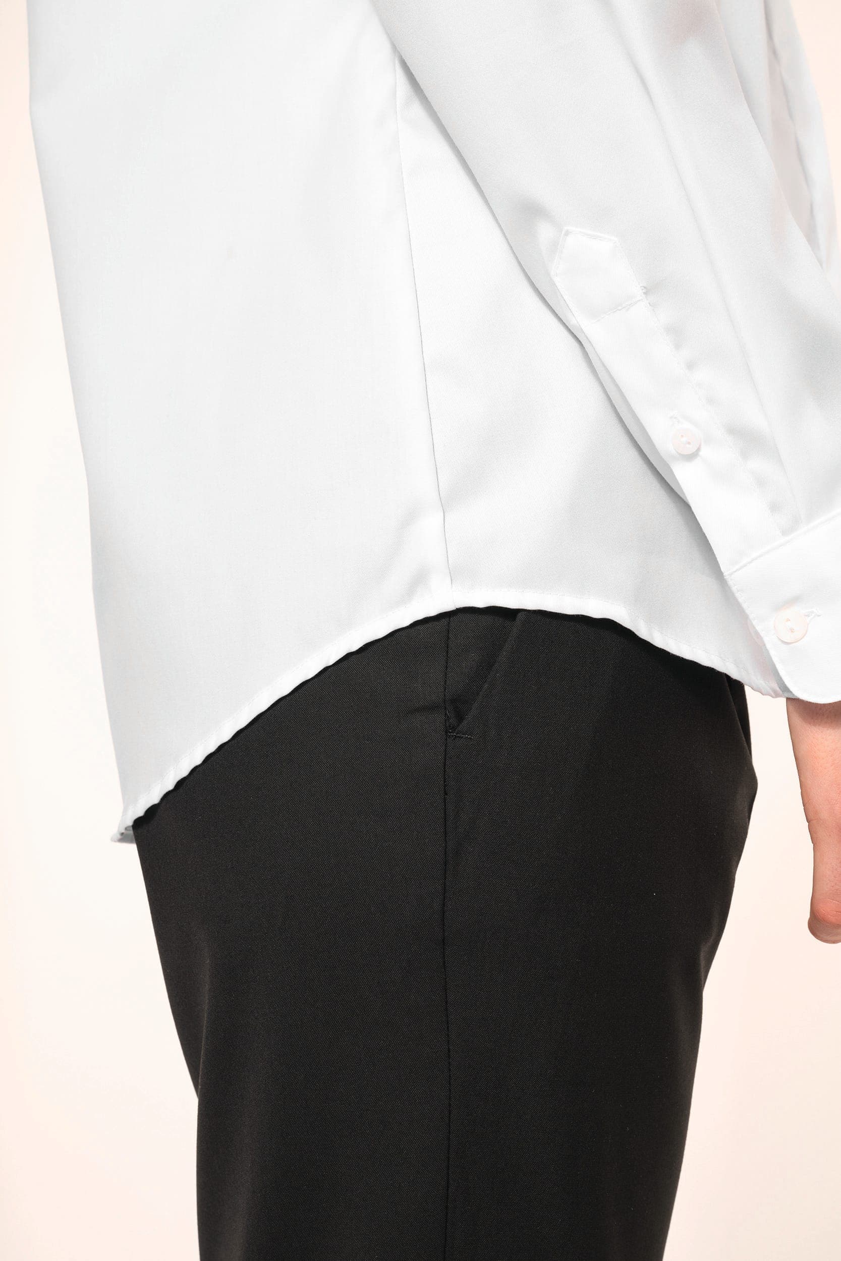 Chemise twill manches longues femme en situation