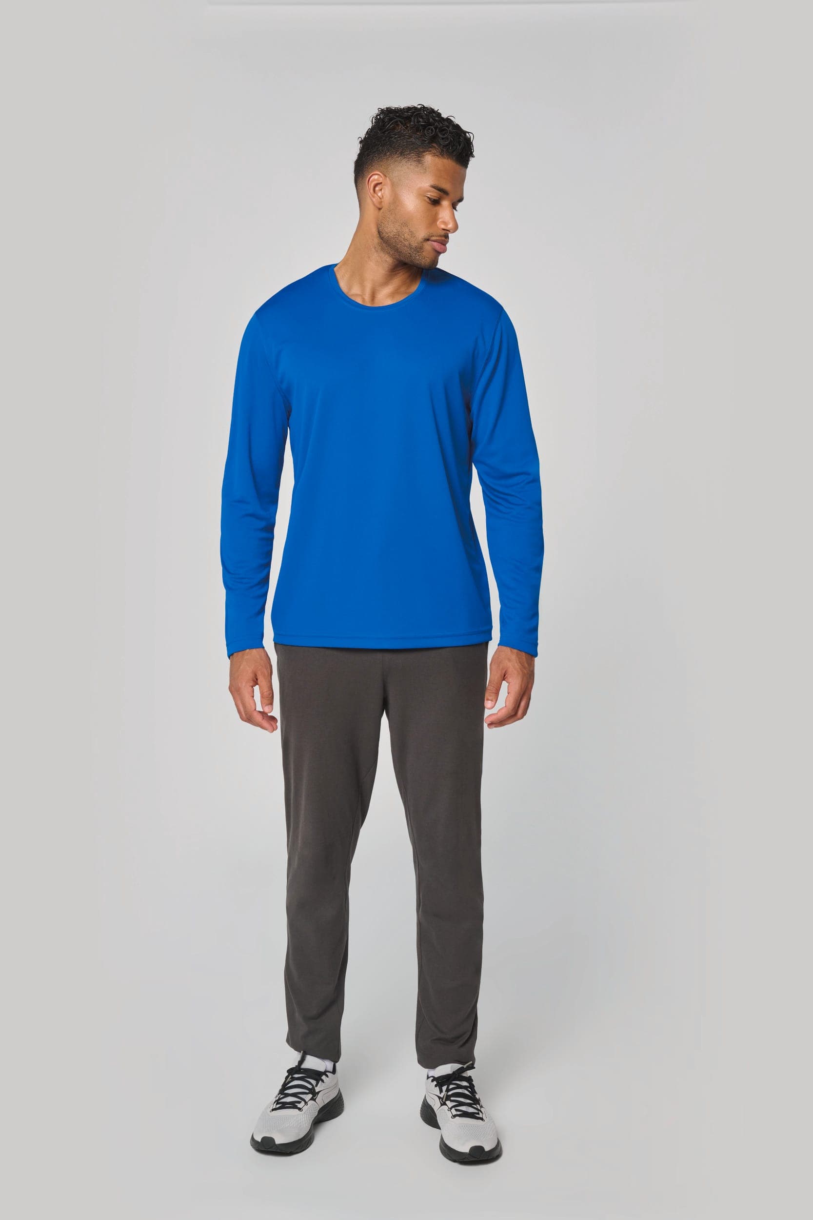 Pantalon de jogging en coton léger unisexe en situation