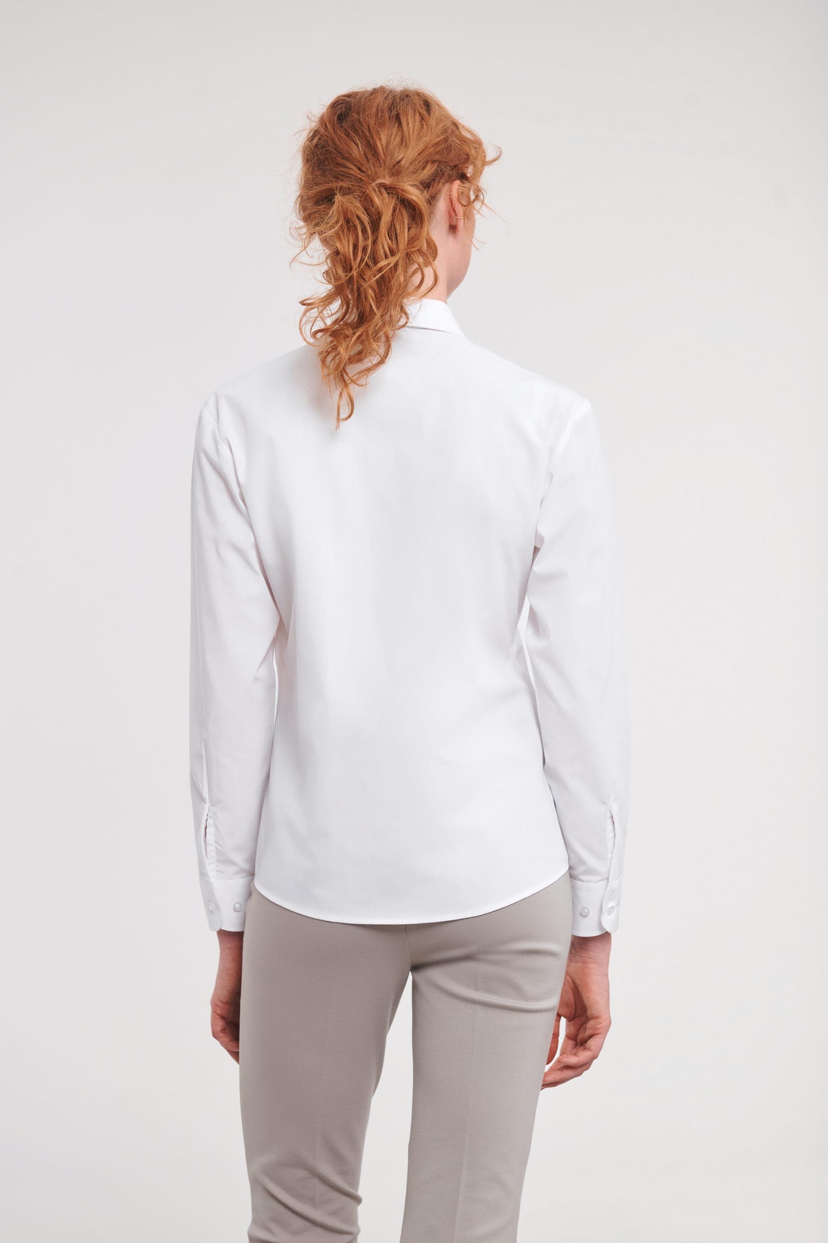 Chemise femme popeline polycoton manches longues en situation