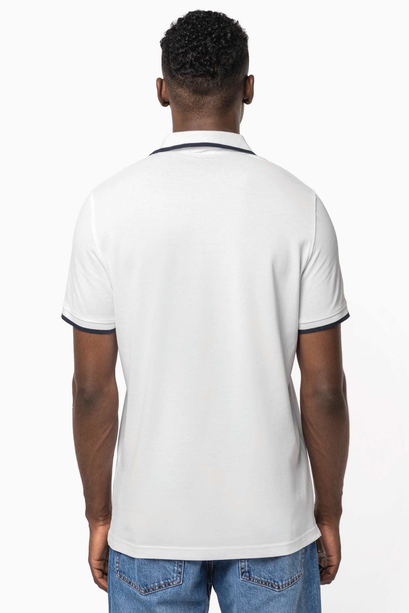 Polo manches courtes homme en situation