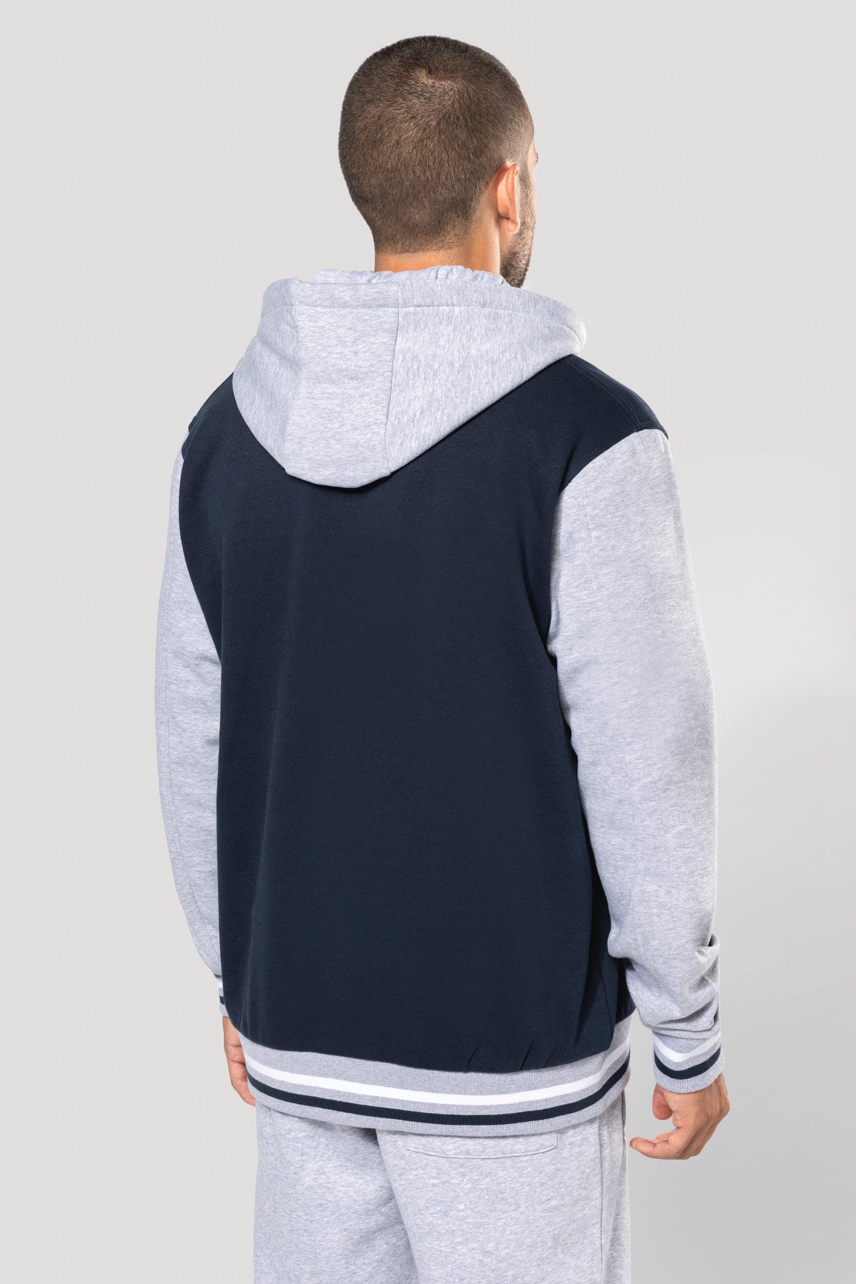 Blouson Teddy à capuche unisexe en situation