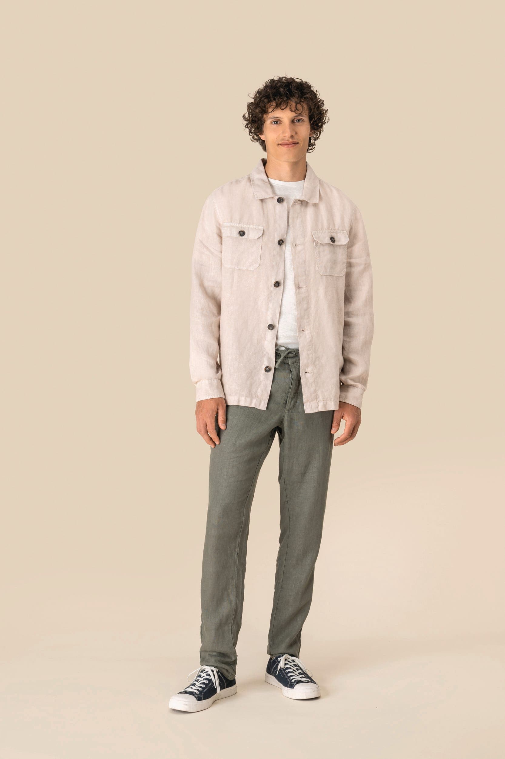 Surchemise délavée en lin homme en situation