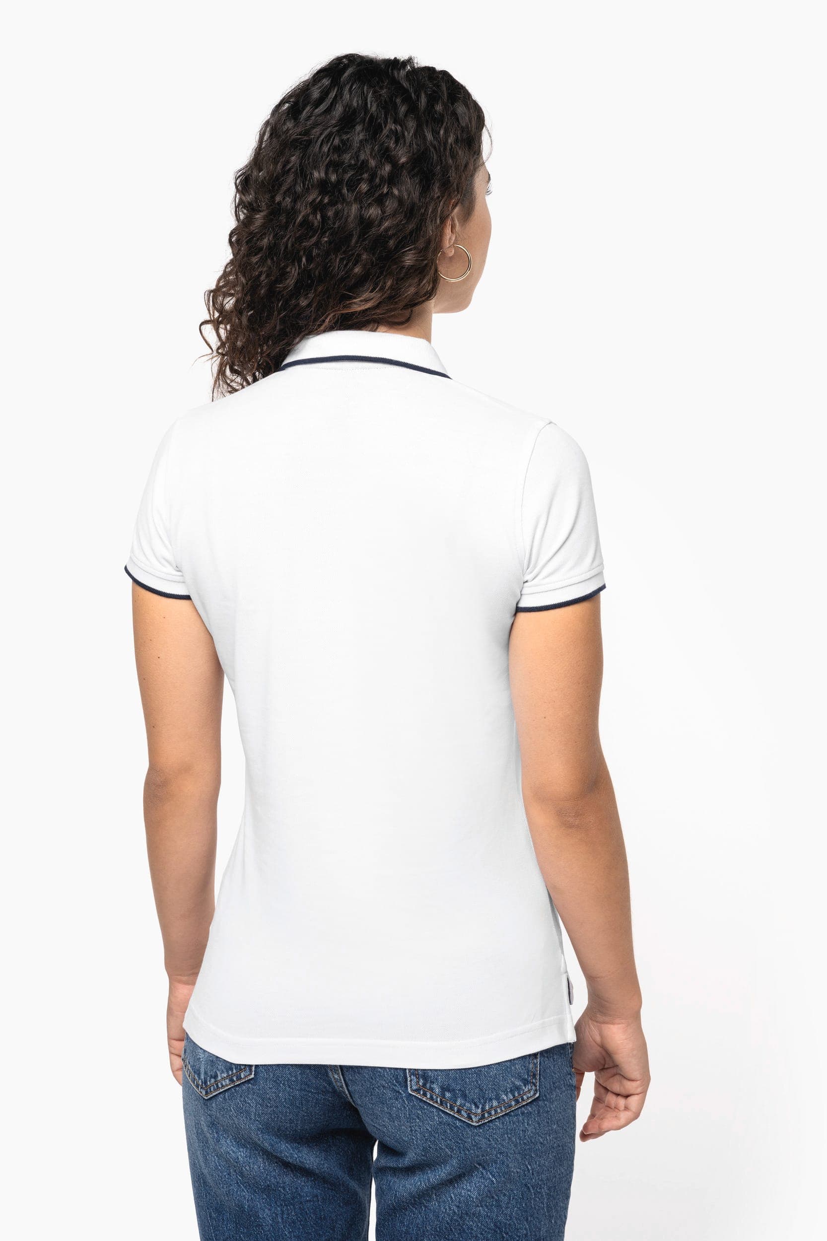 Polo maille piquée manches courtes femme en situation