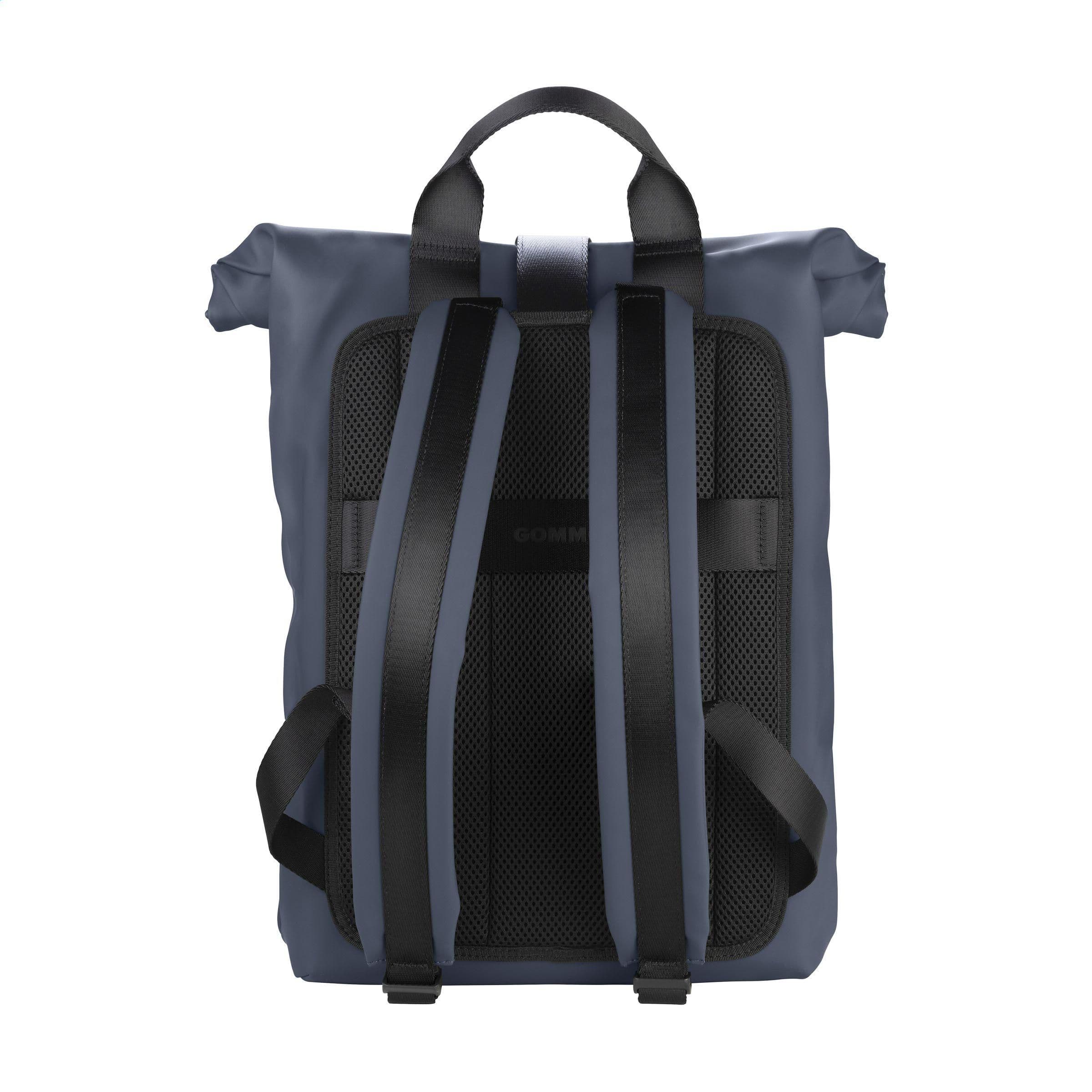 Bagage cabine Tucano Gommo Rolltop 15,6 inch en situation