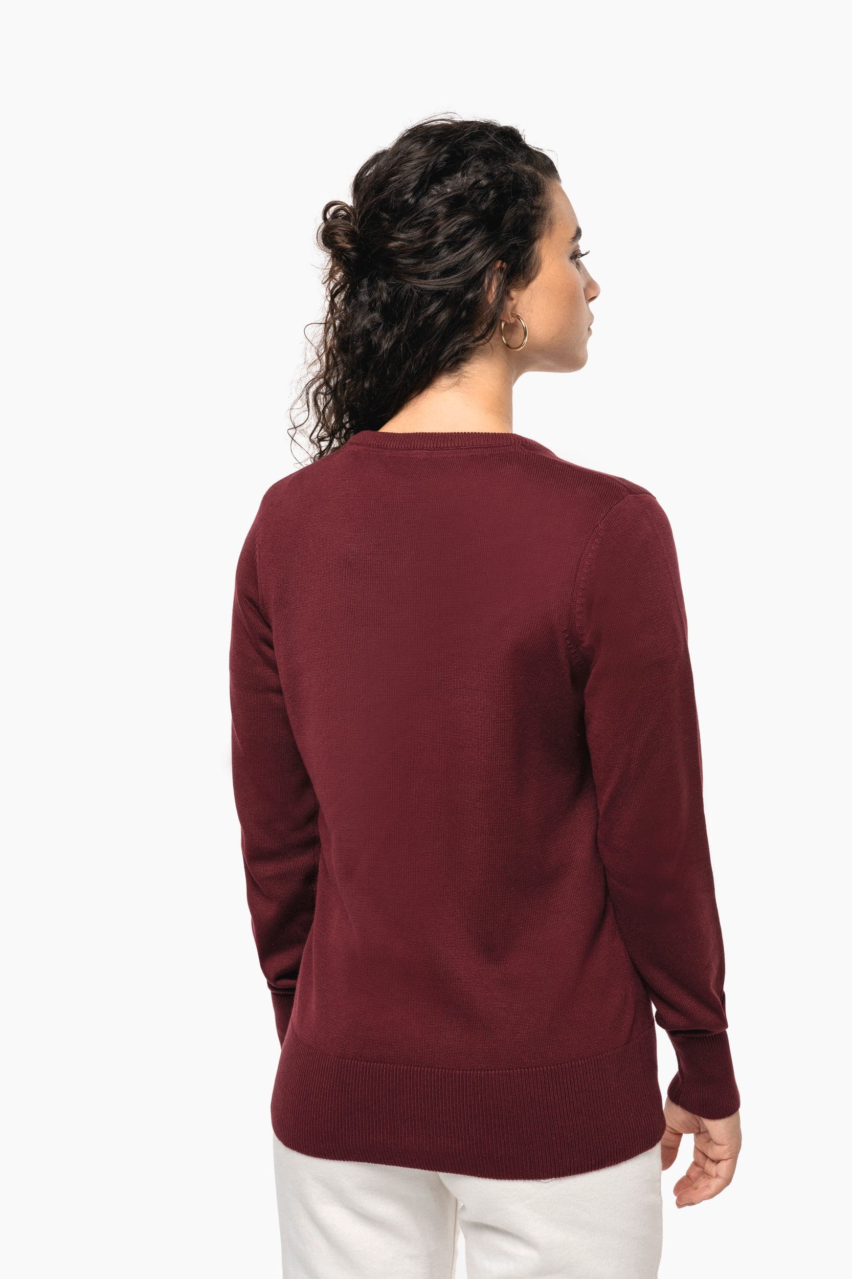 Pull col V femme en situation