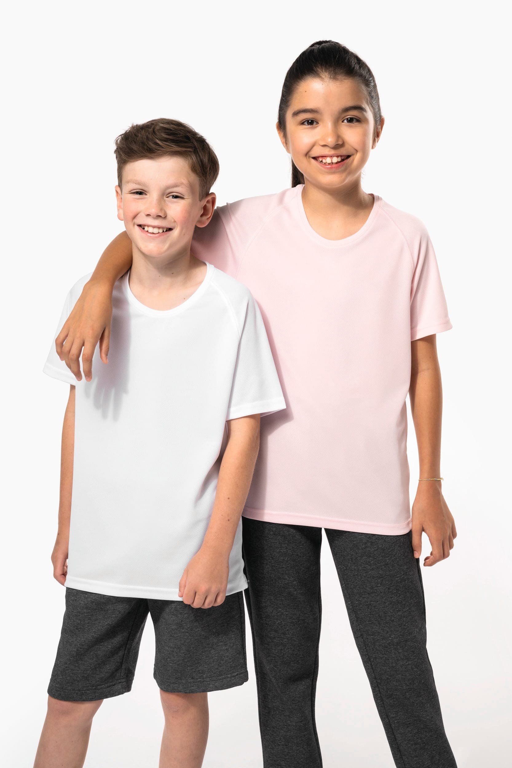 T-shirt sport manches courtes enfant en situation