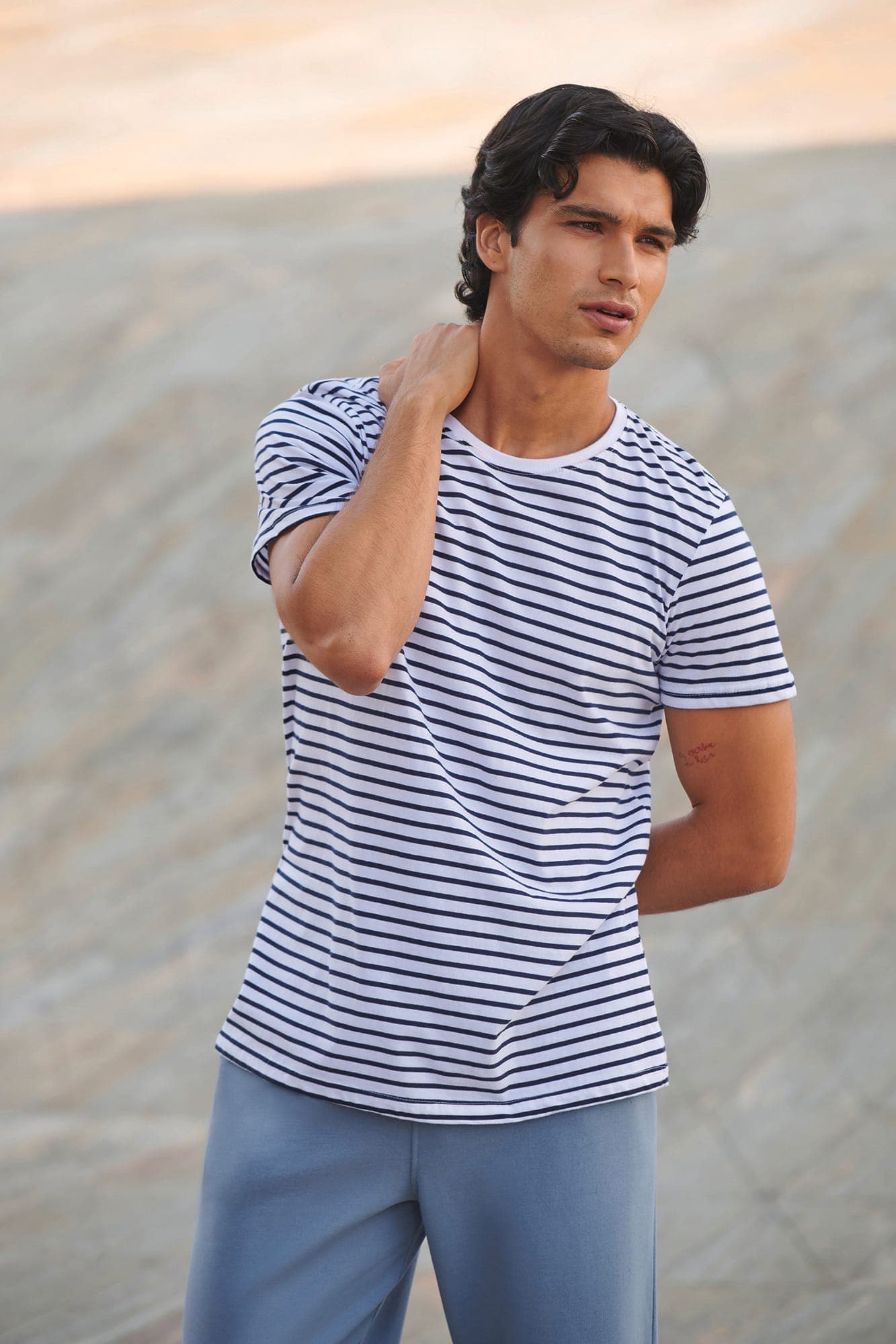 T-shirt Rayé unisexe en situation